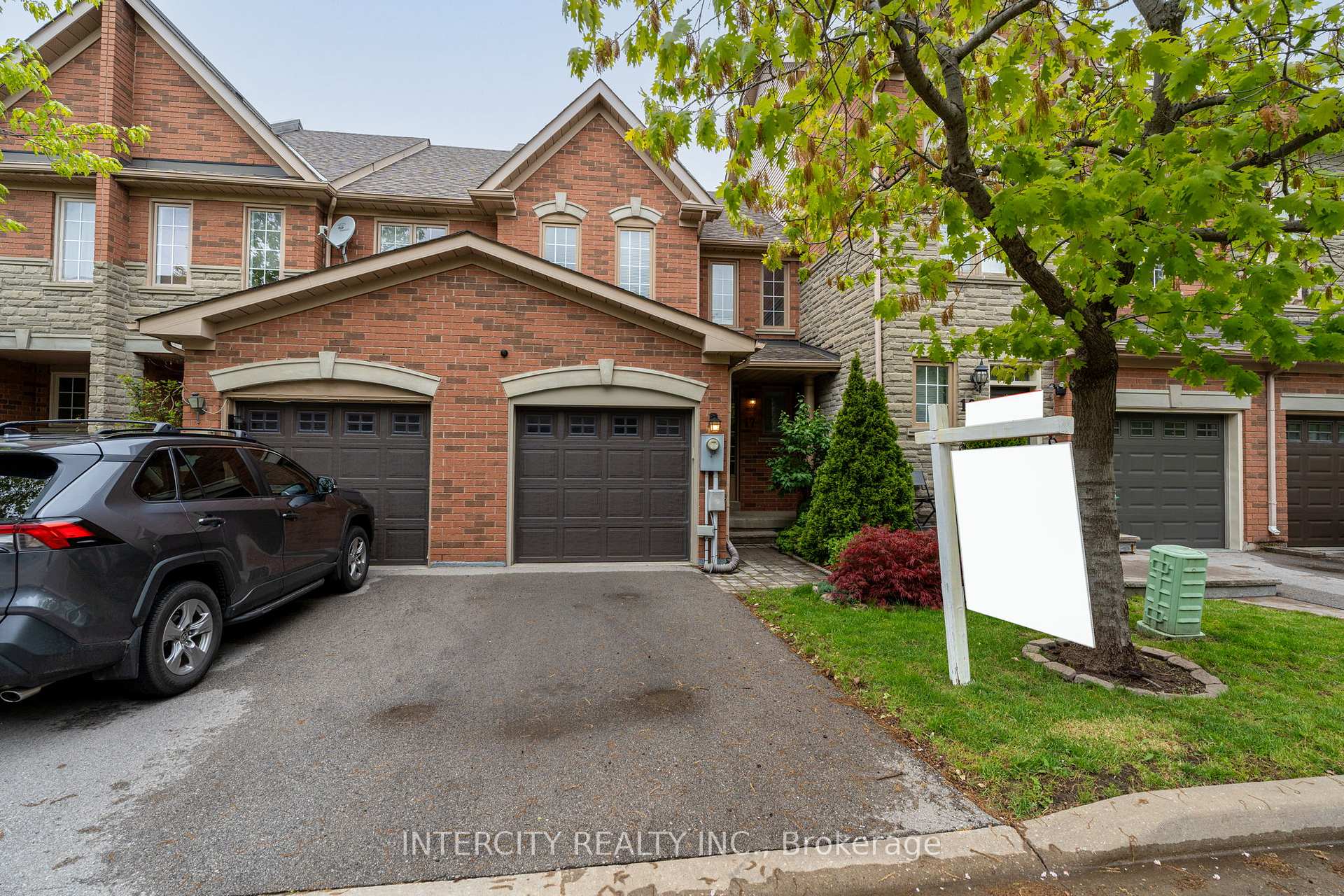 Photo 2 of Unit 17, 15 Pottery Place, Vaughan, East Woodbridge — HOMEH