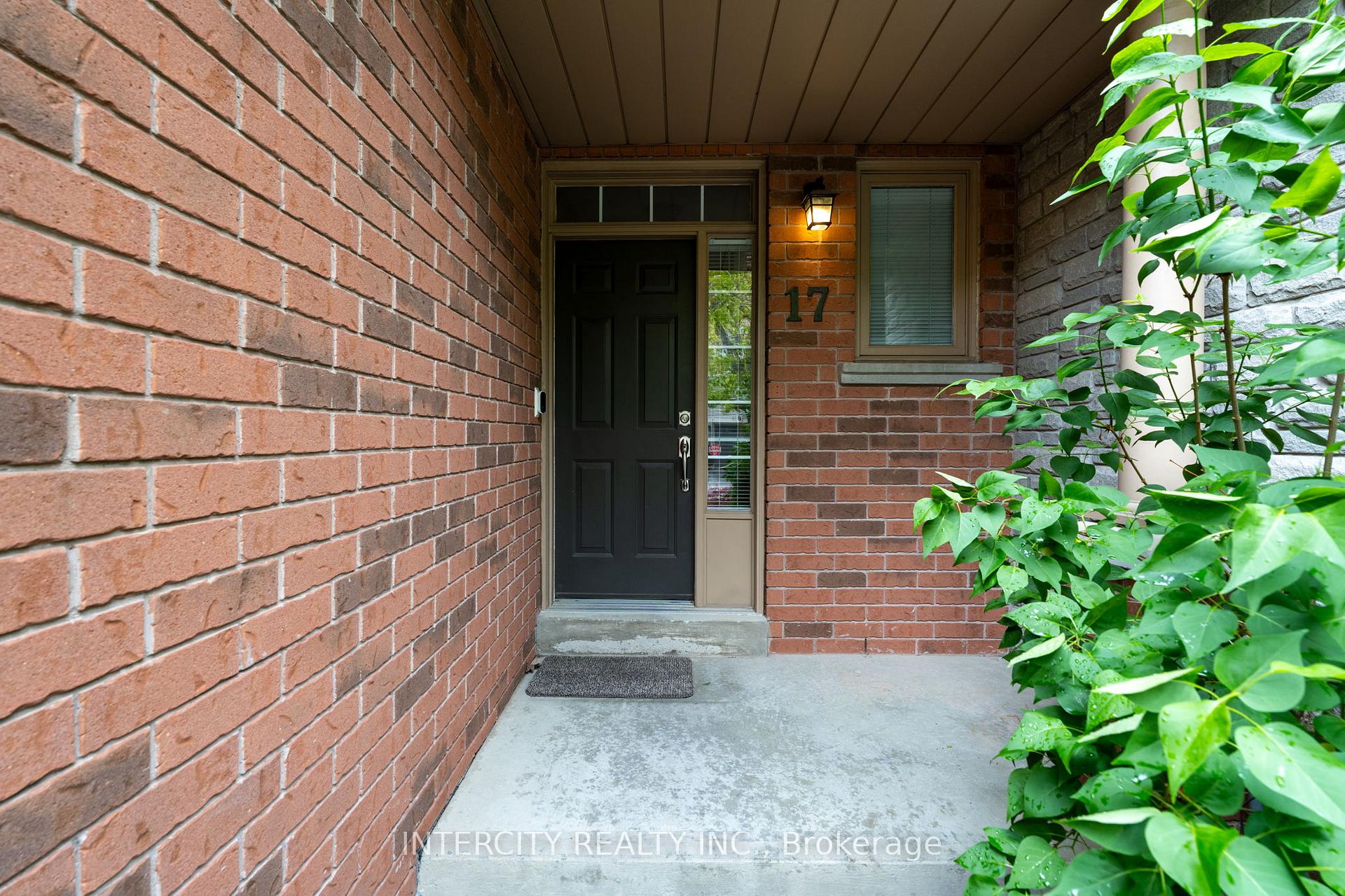 Photo 4 of Unit 17, 15 Pottery Place, Vaughan, East Woodbridge — HOMEH