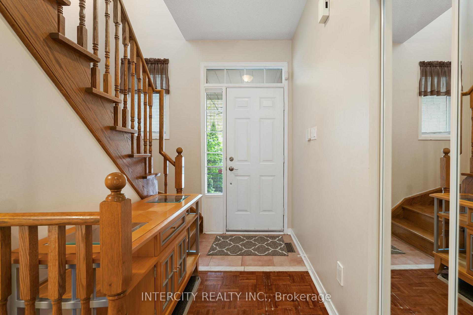 Photo 6 of Unit 17, 15 Pottery Place, Vaughan, East Woodbridge — HOMEH