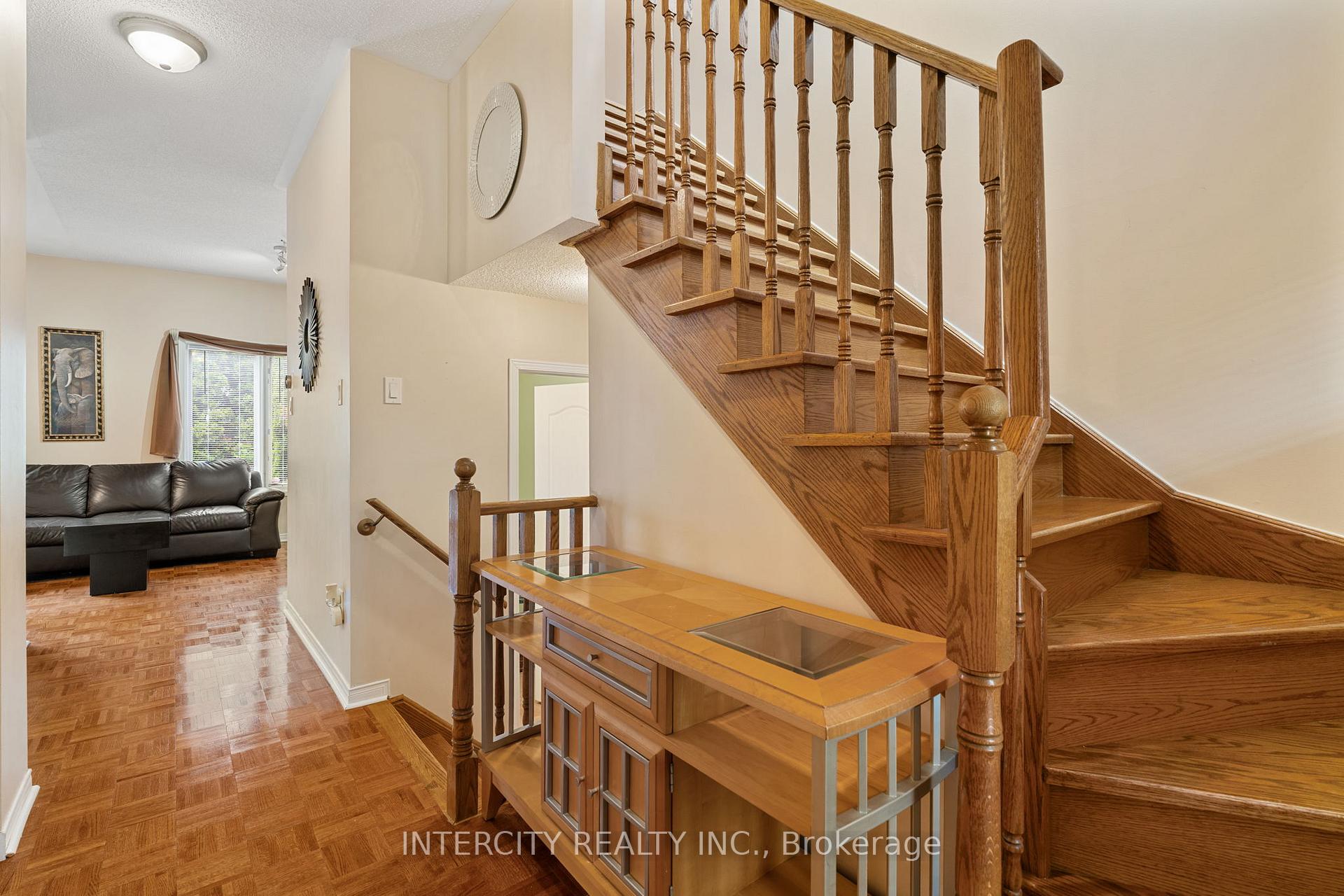 Photo 7 of Unit 17, 15 Pottery Place, Vaughan, East Woodbridge — HOMEH