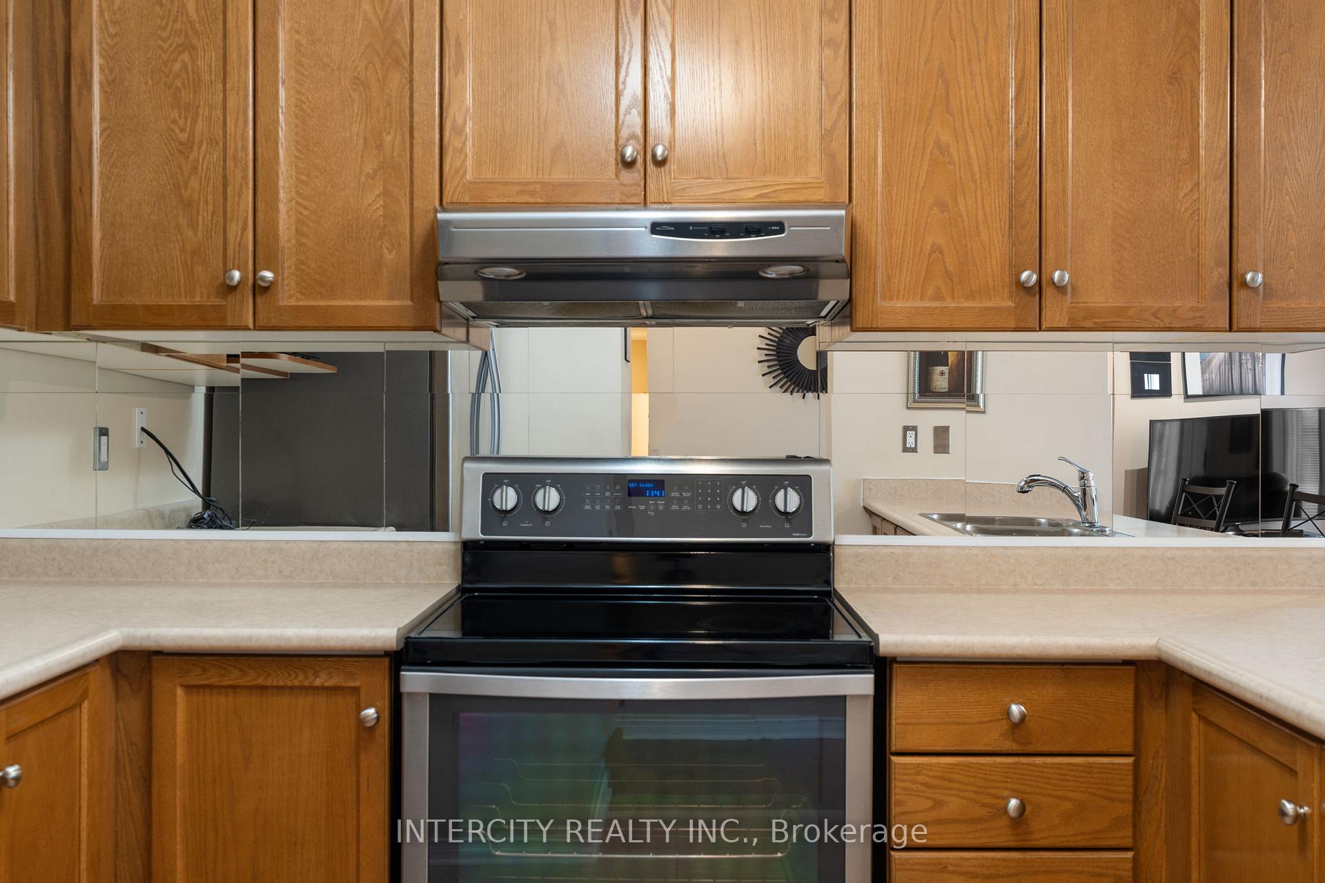 Photo 11 of Unit 17, 15 Pottery Place, Vaughan, East Woodbridge — HOMEH