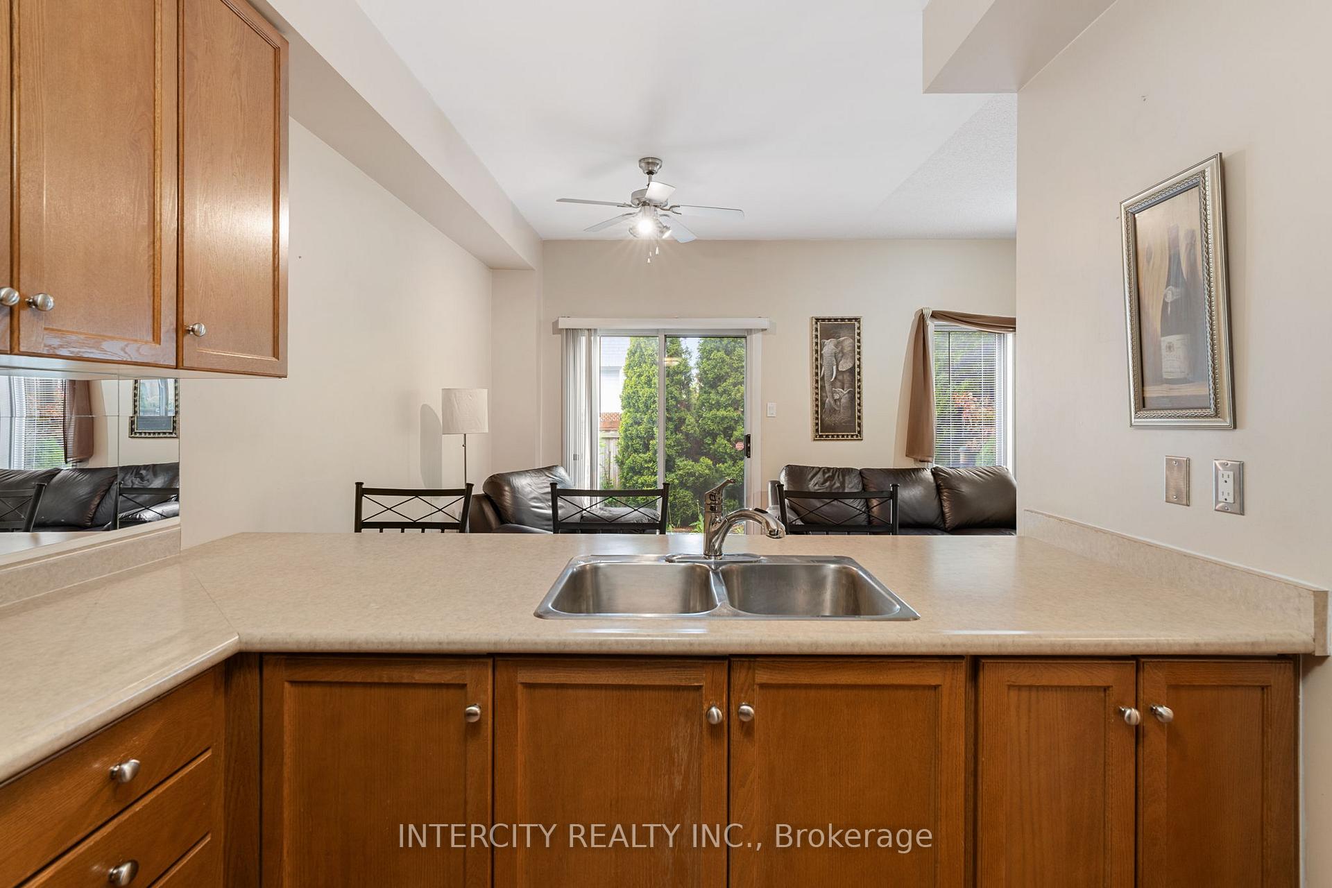 Photo 13 of Unit 17, 15 Pottery Place, Vaughan, East Woodbridge — HOMEH