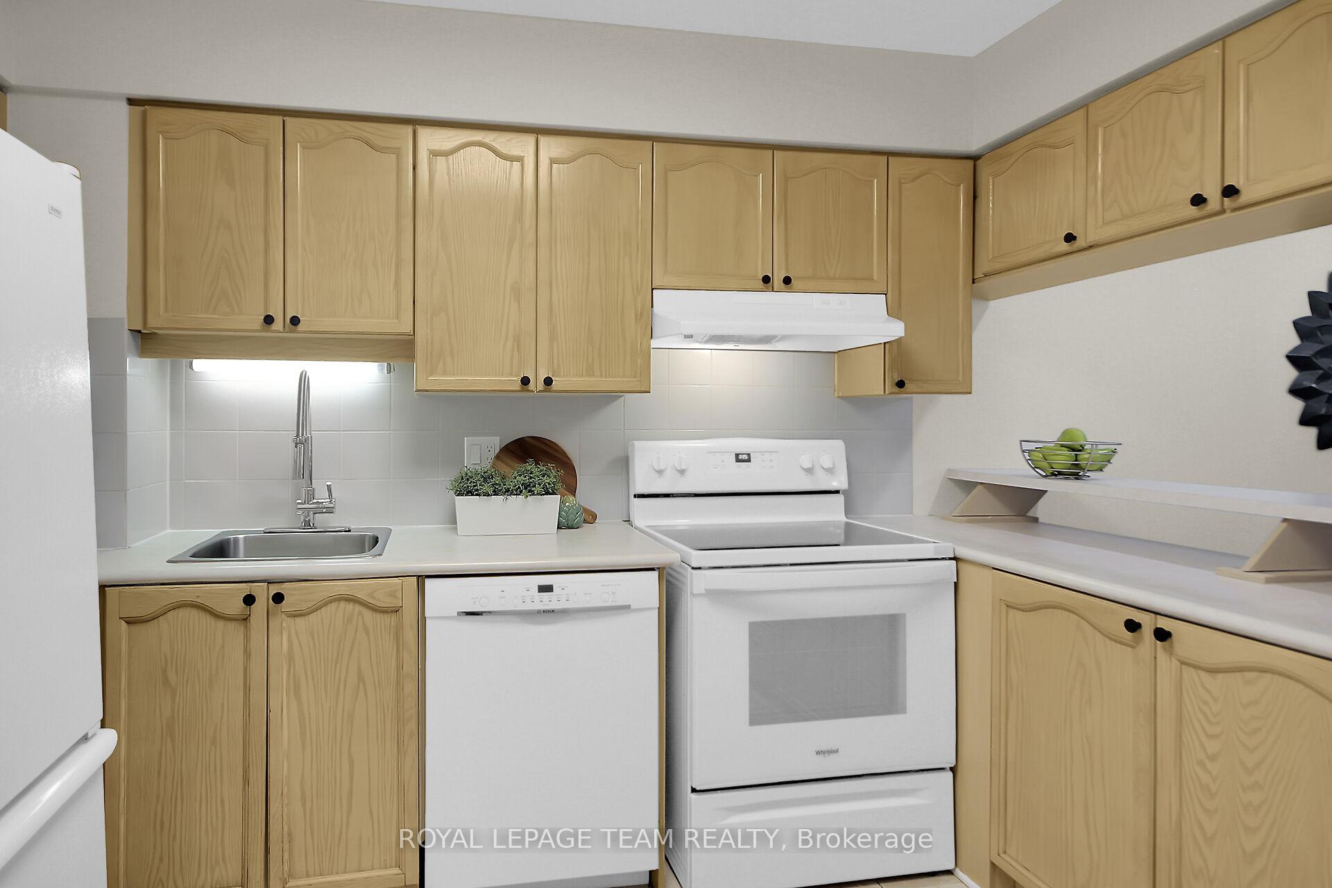 Photo 9 of 462 Briston Private, Ottawa, Hunt Club Park — HOMEH