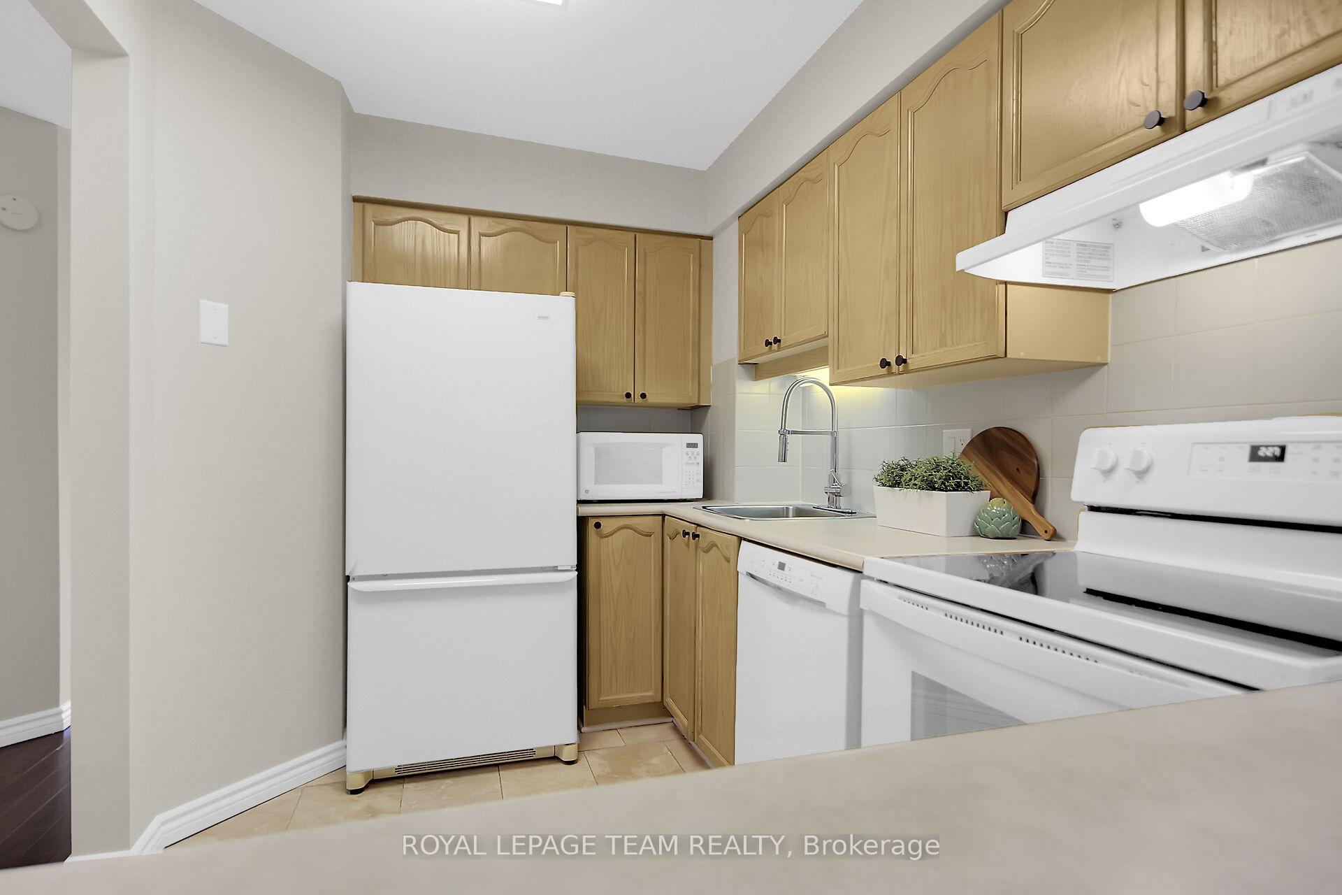 Photo 14 of 462 Briston Private, Ottawa, Hunt Club Park — HOMEH