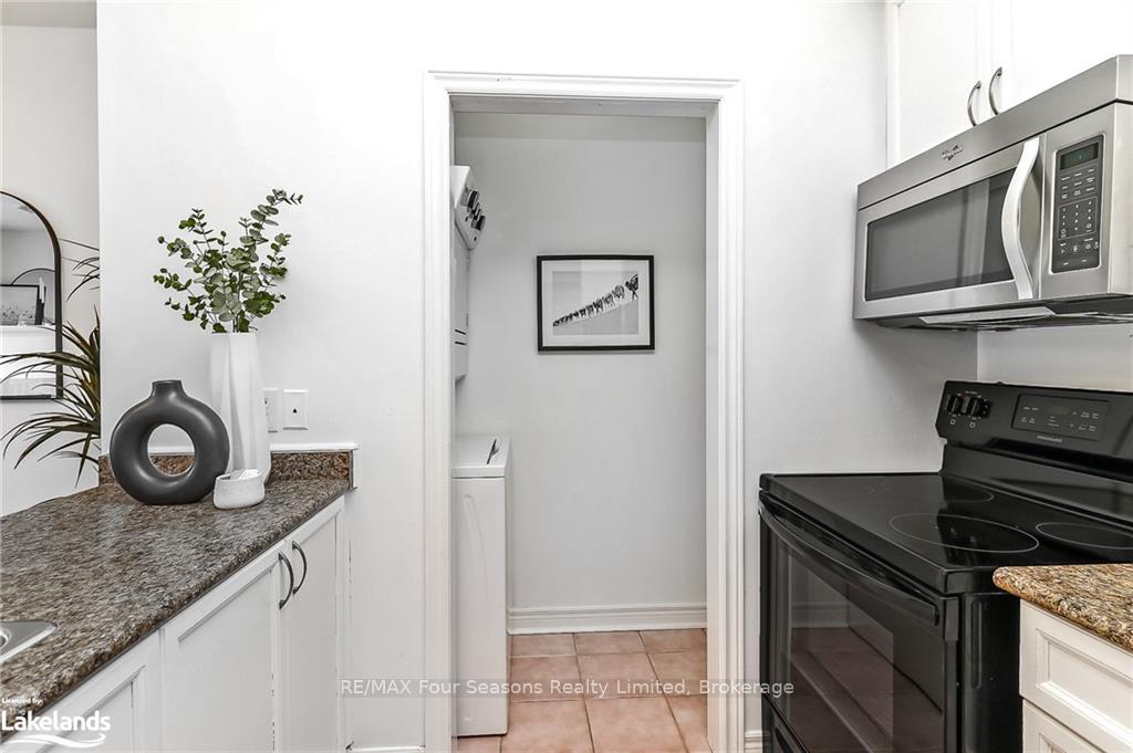 Photo 8 of 158 Fairway Crescent, Collingwood — HOMEH