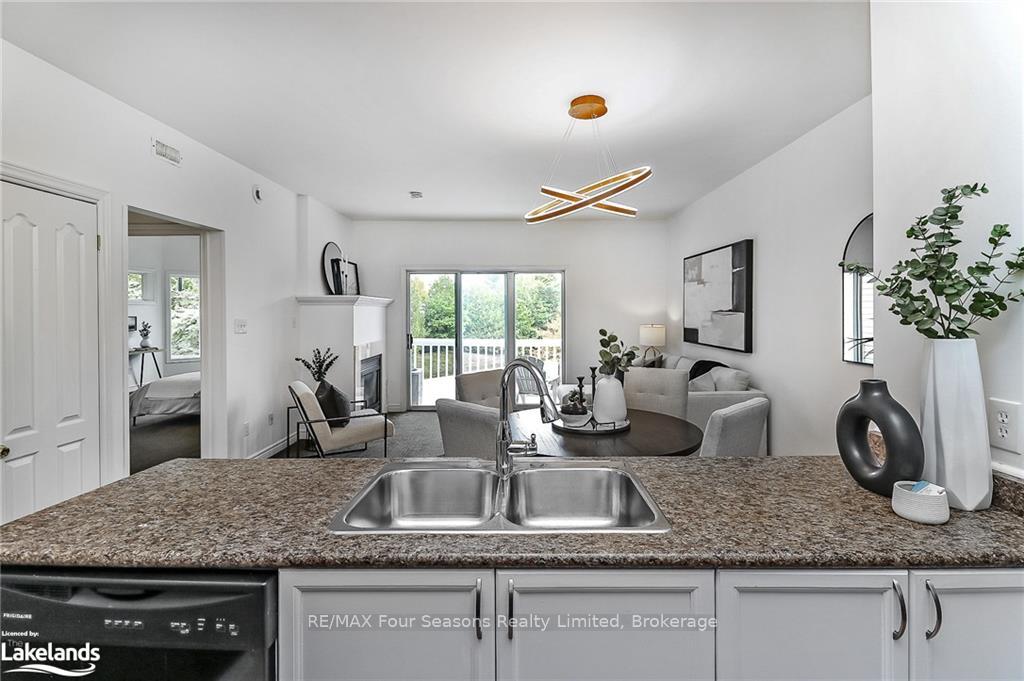 Photo 11 of 158 Fairway Crescent, Collingwood — HOMEH