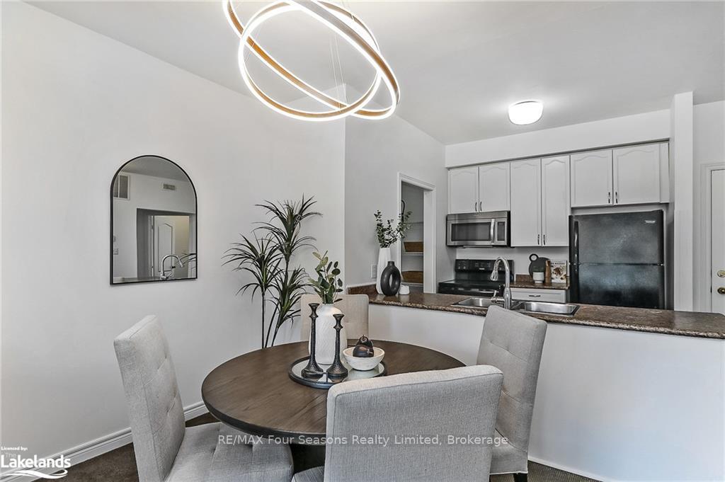 Photo 16 of 158 Fairway Crescent, Collingwood — HOMEH
