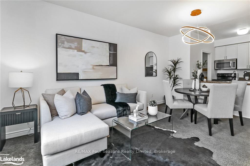 Photo 18 of 158 Fairway Crescent, Collingwood — HOMEH