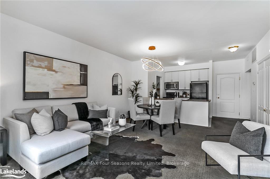 Photo 21 of 158 Fairway Crescent, Collingwood — HOMEH