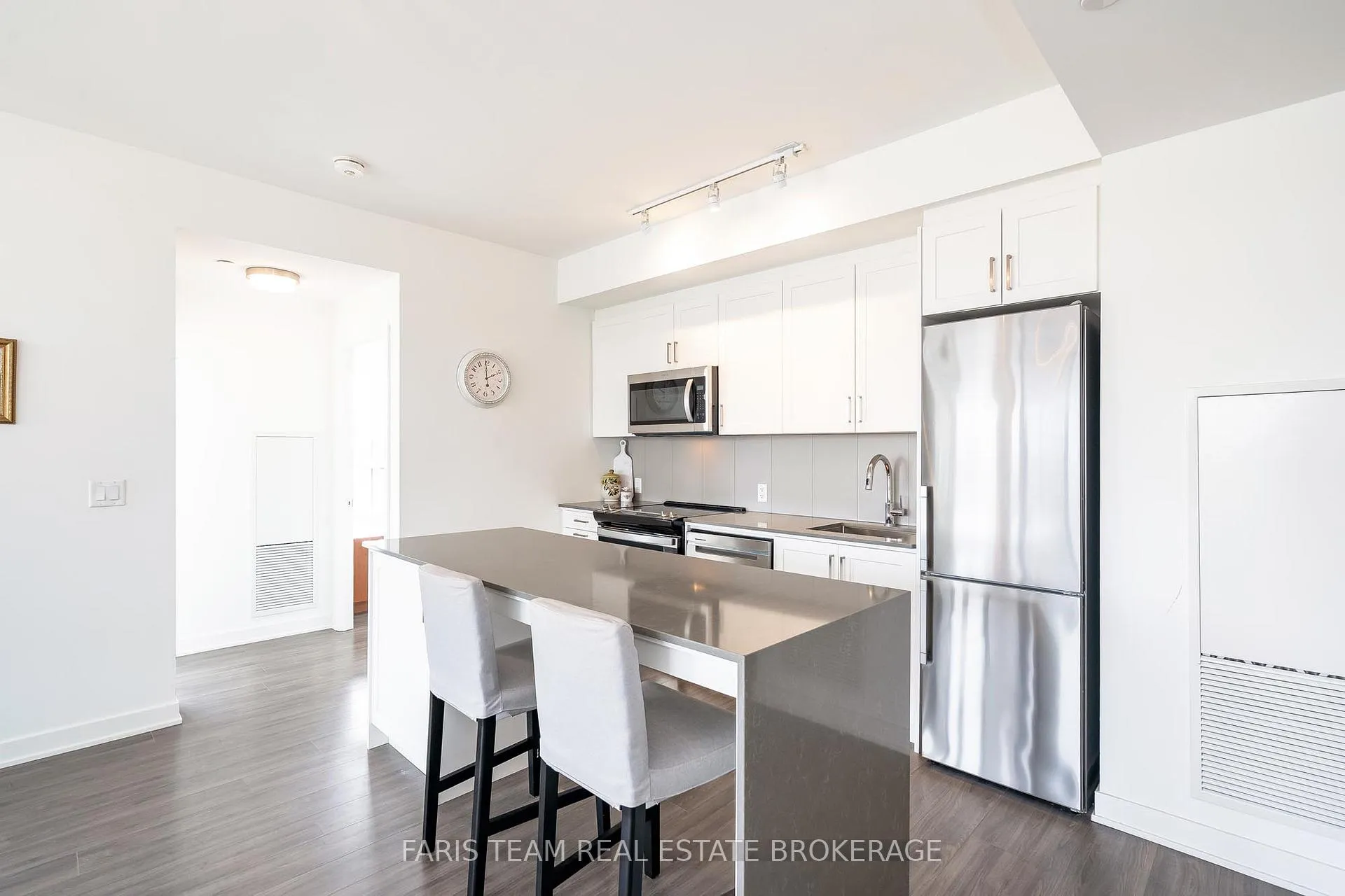Photo 4 of Unit 311, 681 Yonge Street, Barrie, Painswick South — HOMEH
