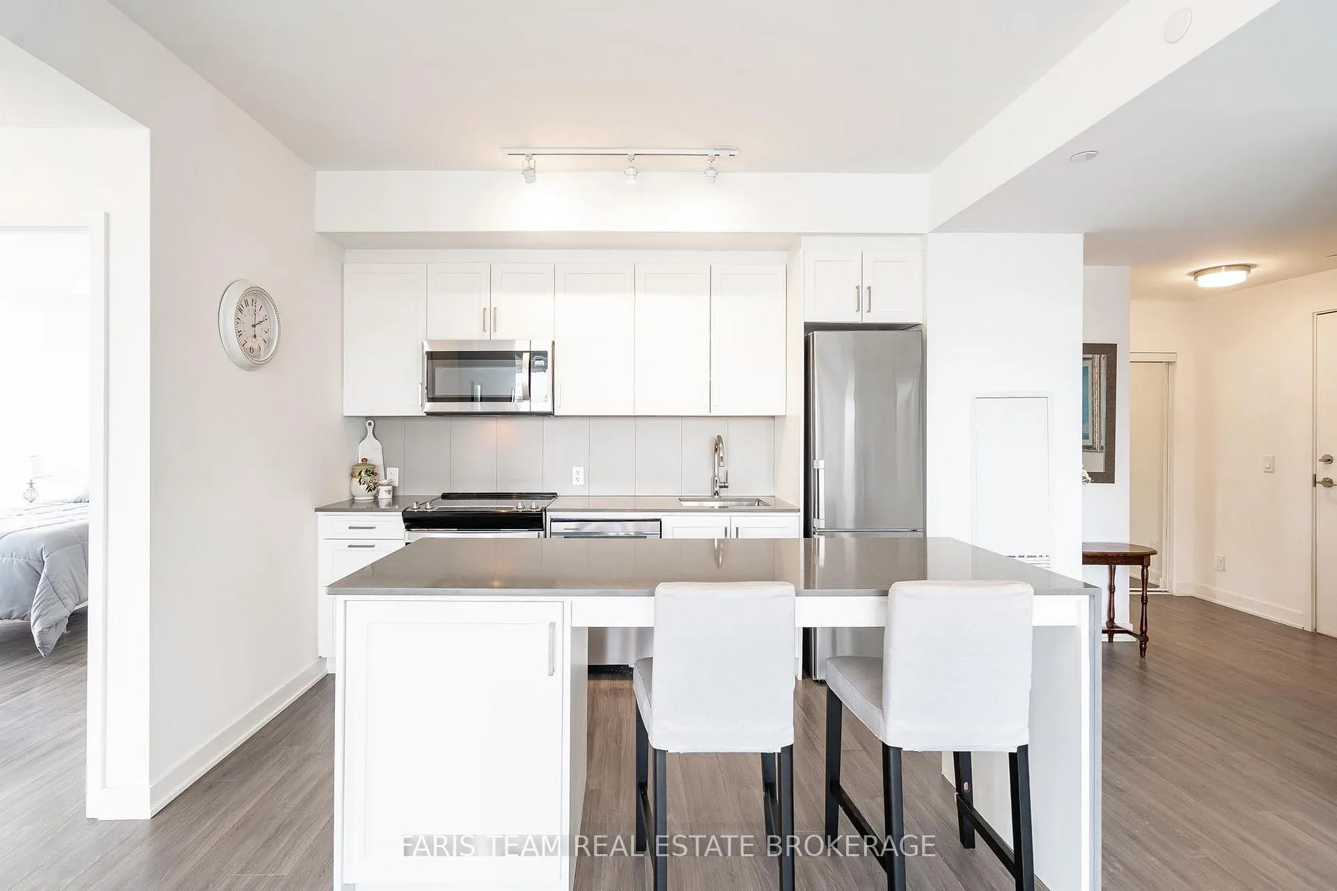 Photo 5 of Unit 311, 681 Yonge Street, Barrie, Painswick South — HOMEH