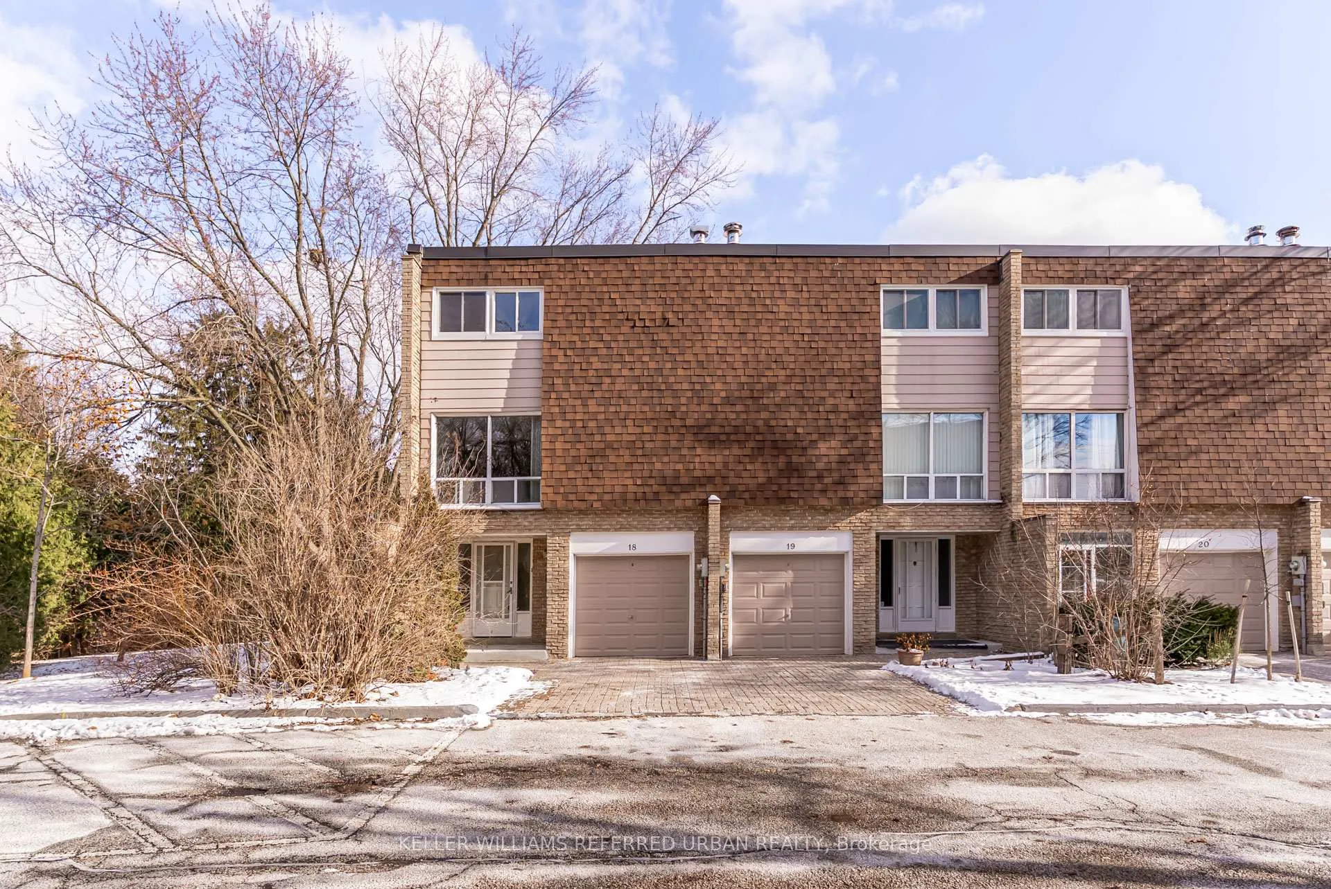 Photo 2 of Unit 18, 653 Village Parkway, Markham, Unionville — HOMEH