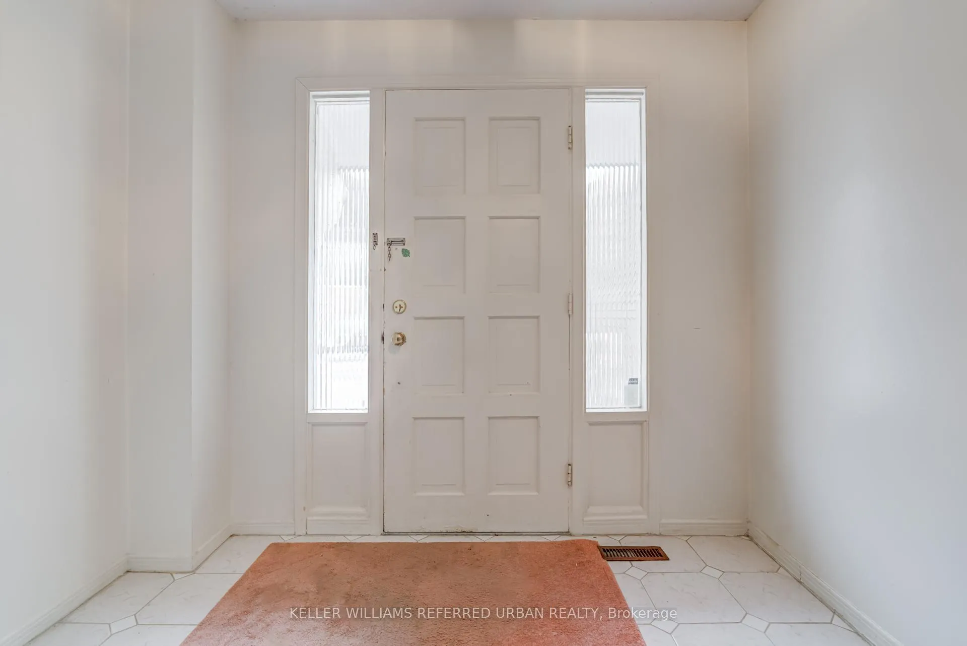 Photo 4 of Unit 18, 653 Village Parkway, Markham, Unionville — HOMEH