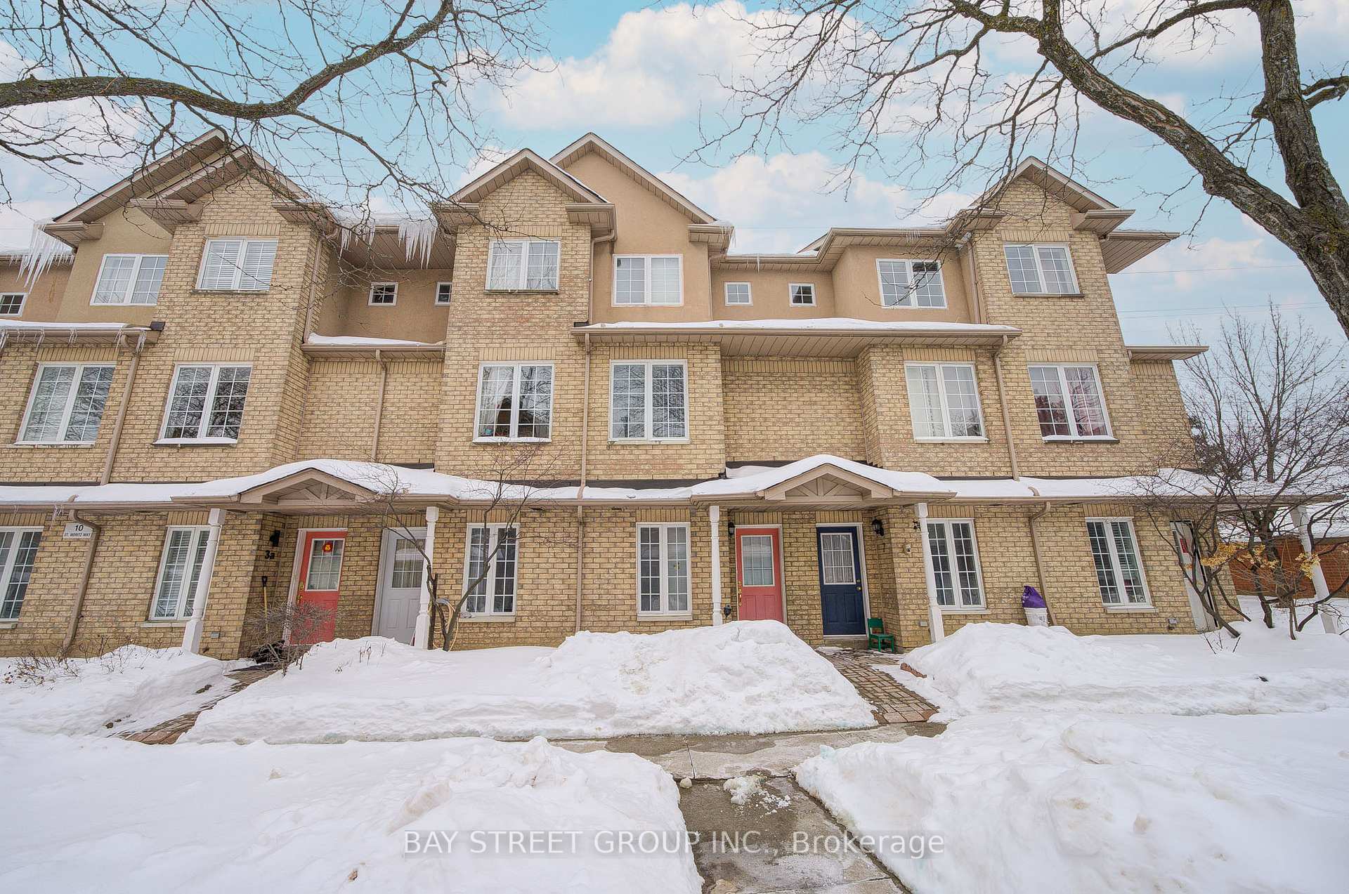 Front of Unit 6, 10 St Moritz Way