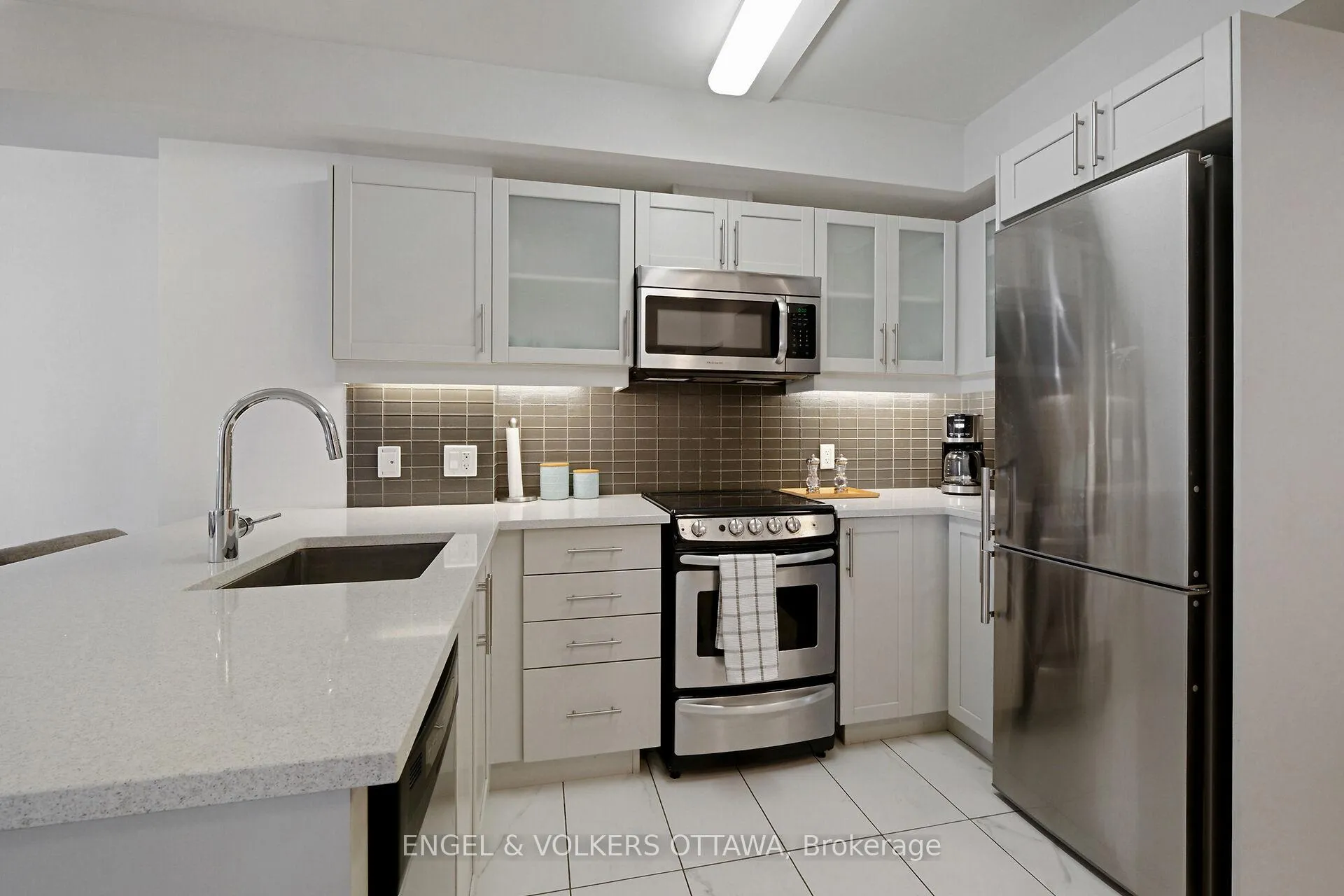 Photo 5 of Unit 707, 195 Besserer Street, Ottawa, Sandy Hill — HOMEH