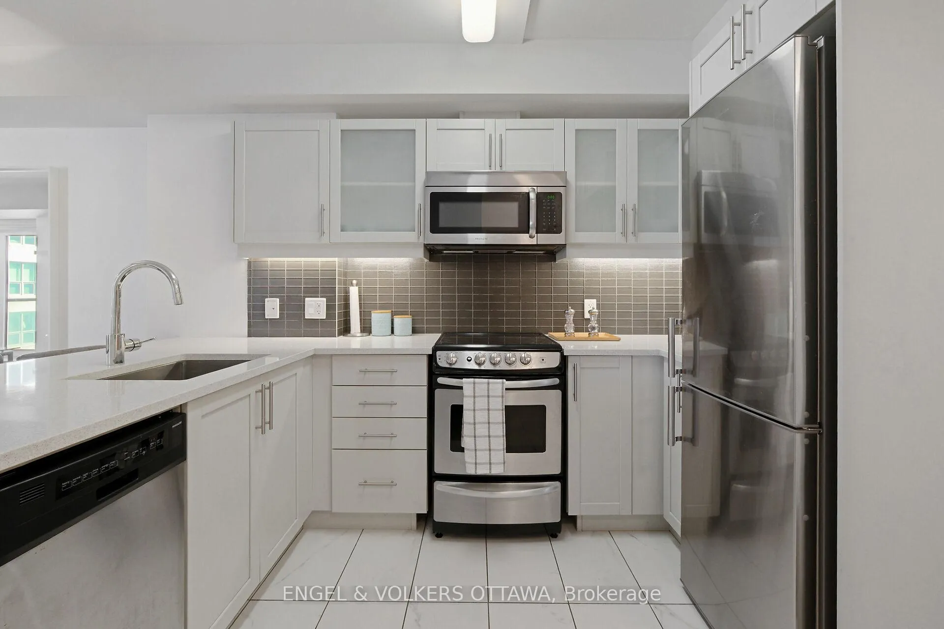 Photo 6 of Unit 707, 195 Besserer Street, Ottawa, Sandy Hill — HOMEH