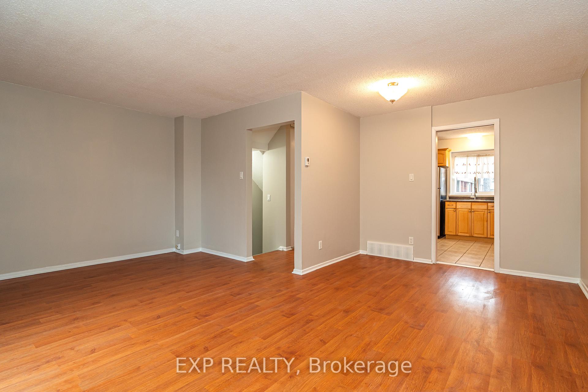 Photo 8 of Unit A, 3915 Old Richmond Road, Ottawa, Arbeatha Park — HOMEH
