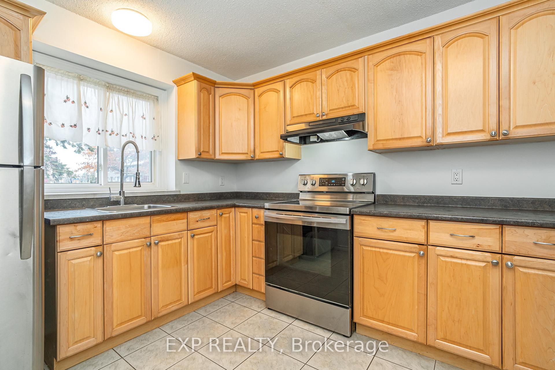 Photo 12 of Unit A, 3915 Old Richmond Road, Ottawa, Arbeatha Park — HOMEH