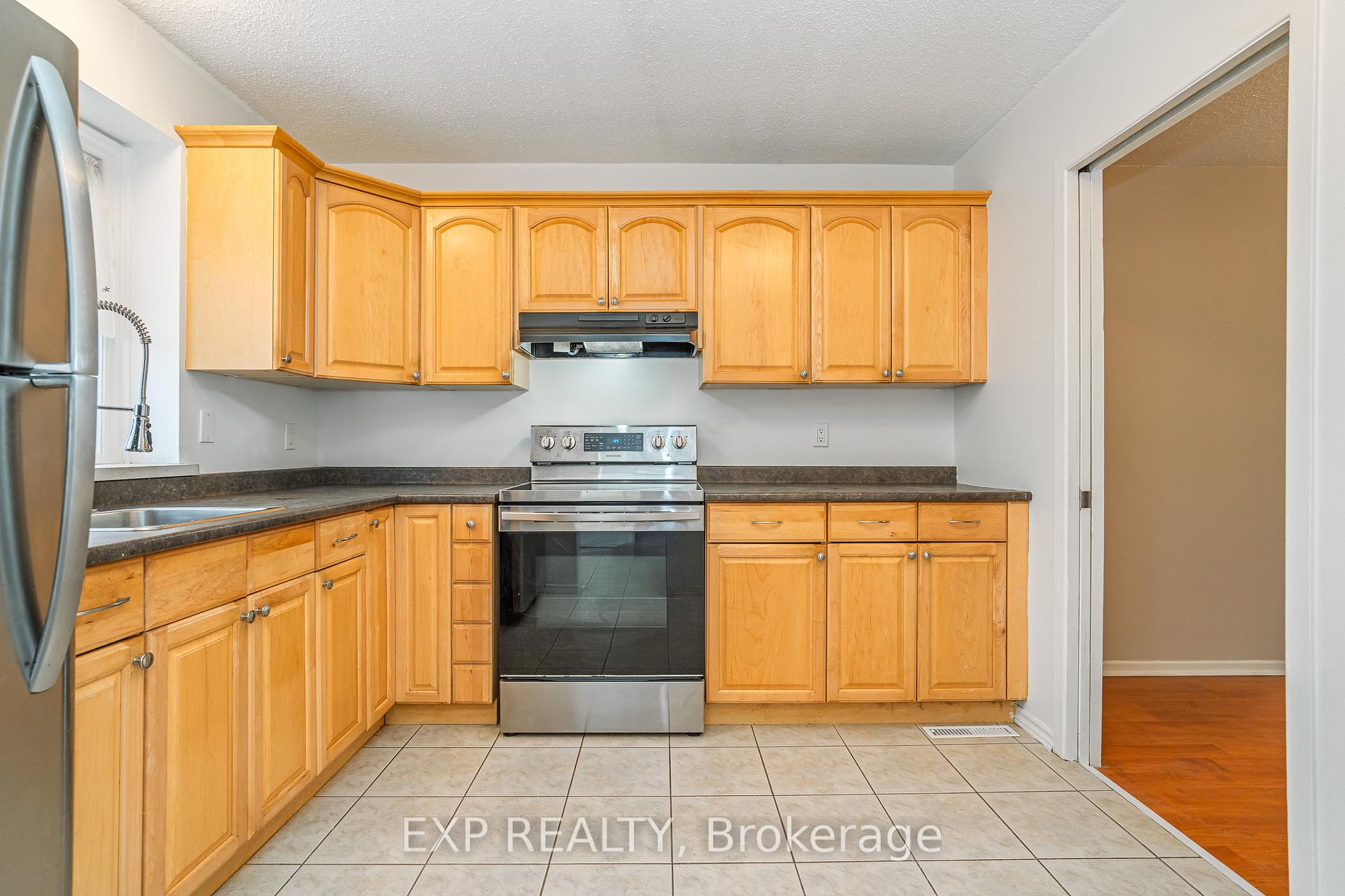 Photo 13 of Unit A, 3915 Old Richmond Road, Ottawa, Arbeatha Park — HOMEH