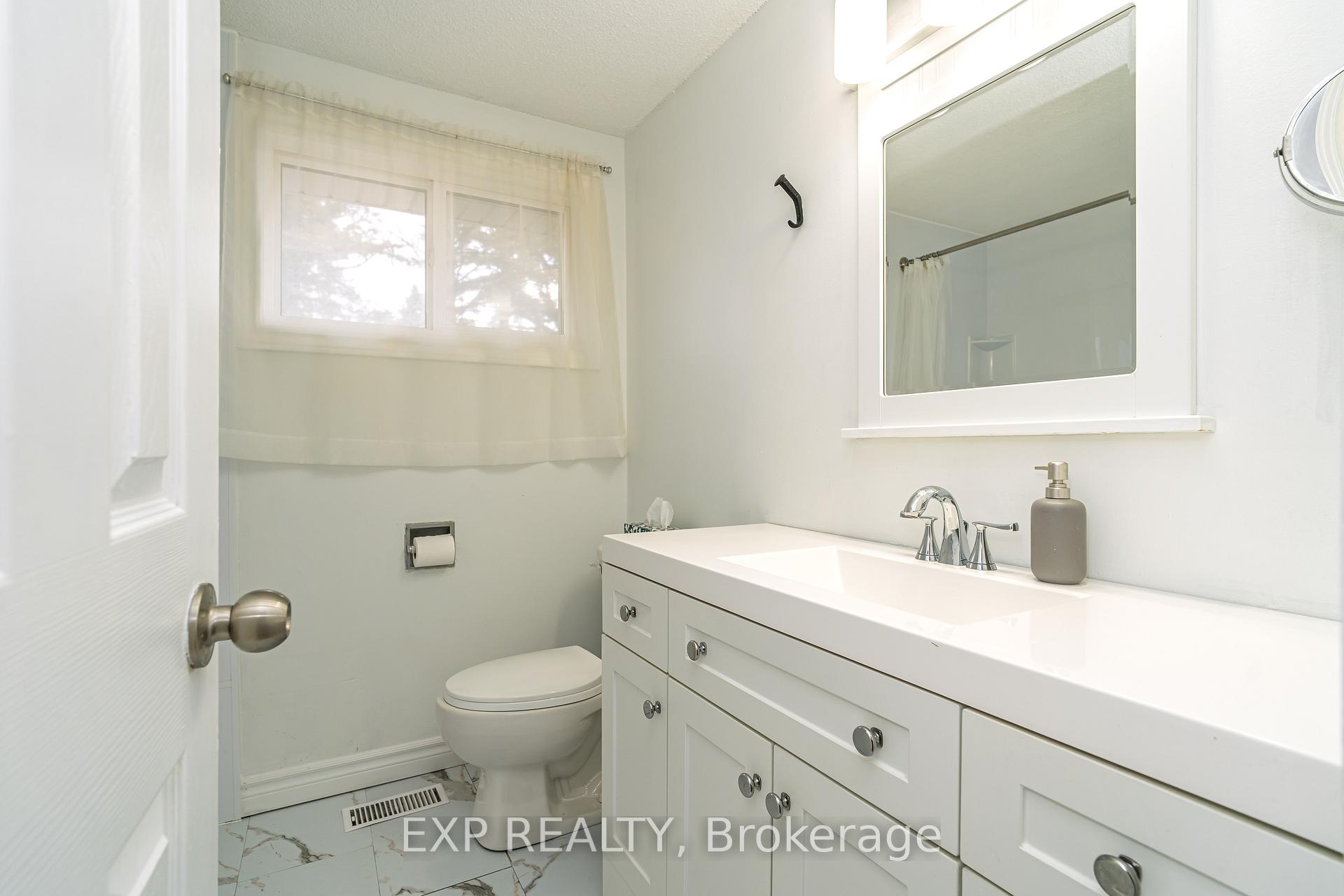Photo 22 of Unit A, 3915 Old Richmond Road, Ottawa, Arbeatha Park — HOMEH
