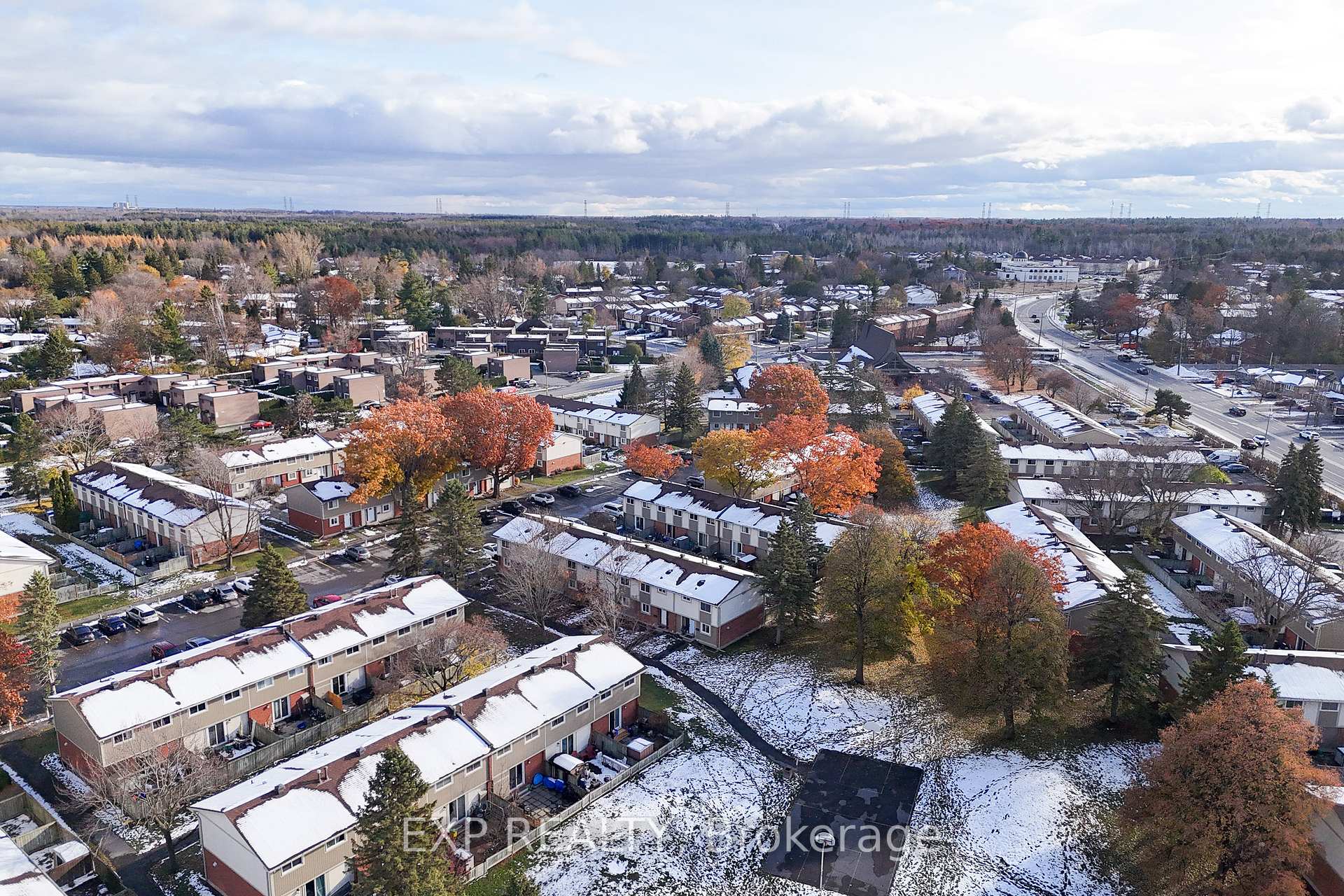 Photo 38 of Unit A, 3915 Old Richmond Road, Ottawa, Arbeatha Park — HOMEH