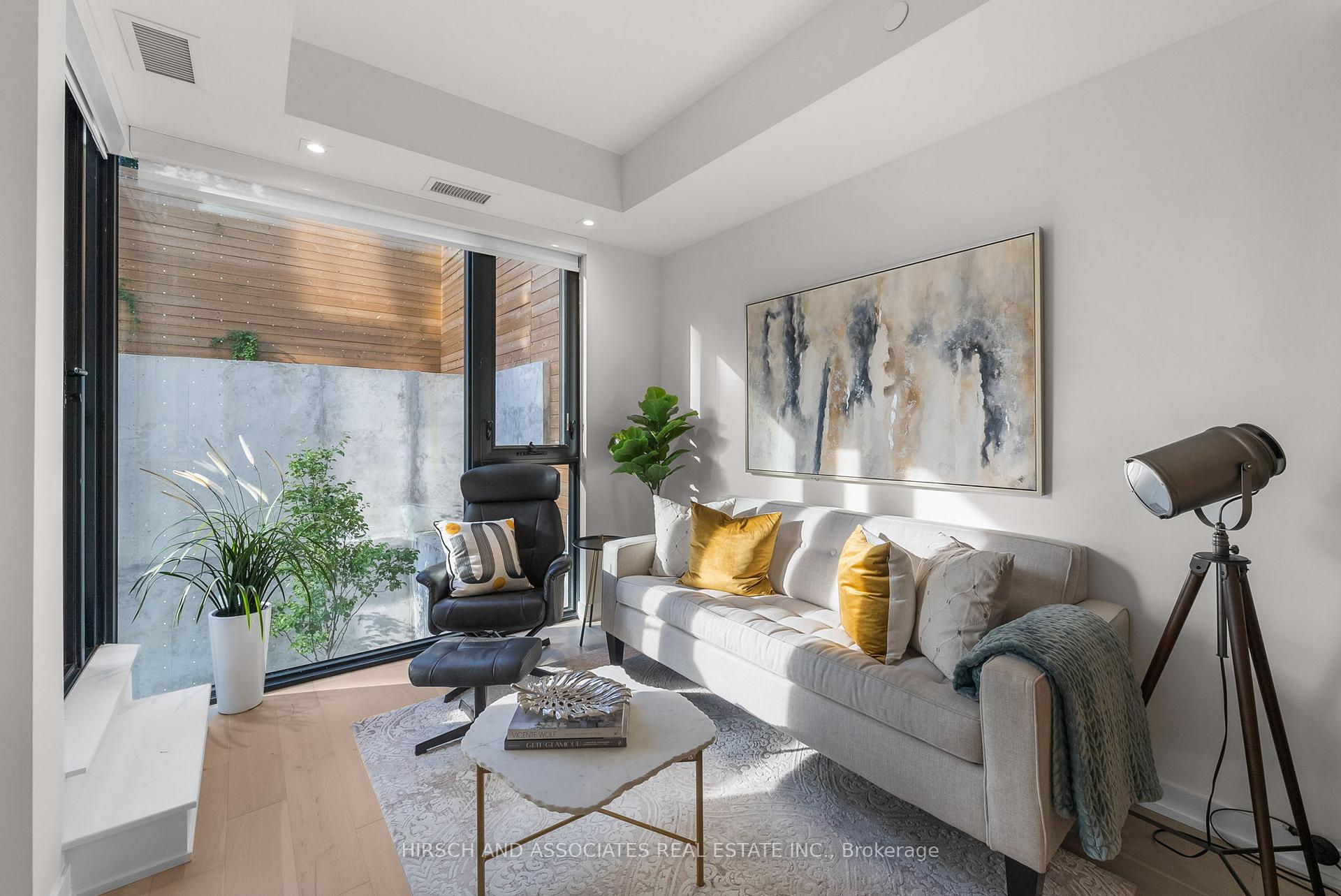Front of Unit 206, 840 St Clair Avenue W