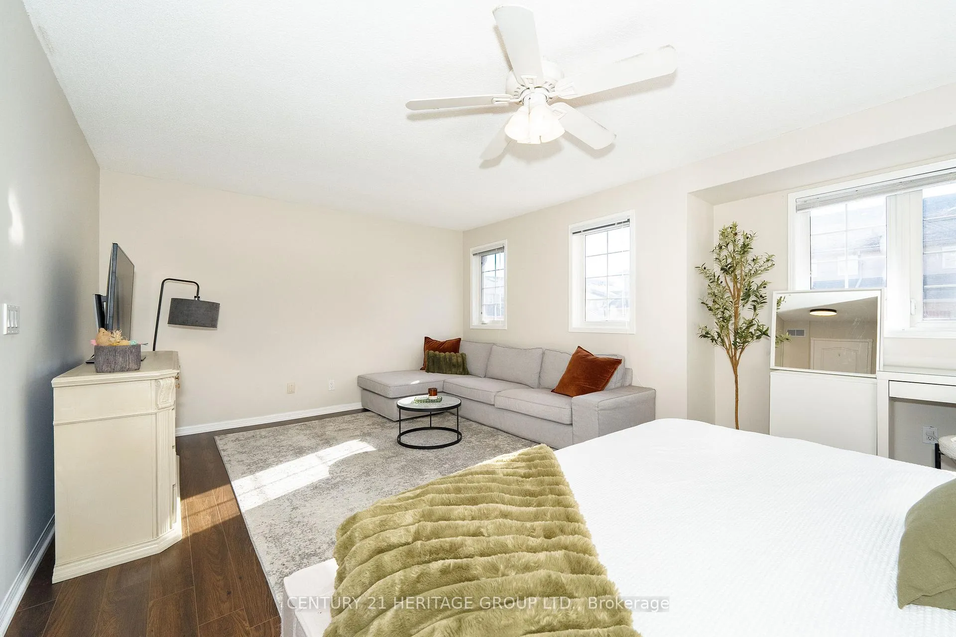 Photo 24 of Unit 500, 1400 The Esplanade Road N, Pickering, Liverpool — HOMEH