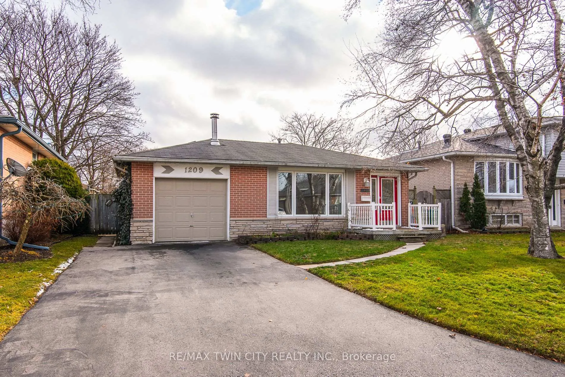Photo 1 of 1209 Valentine Drive, Cambridge — HOMEH