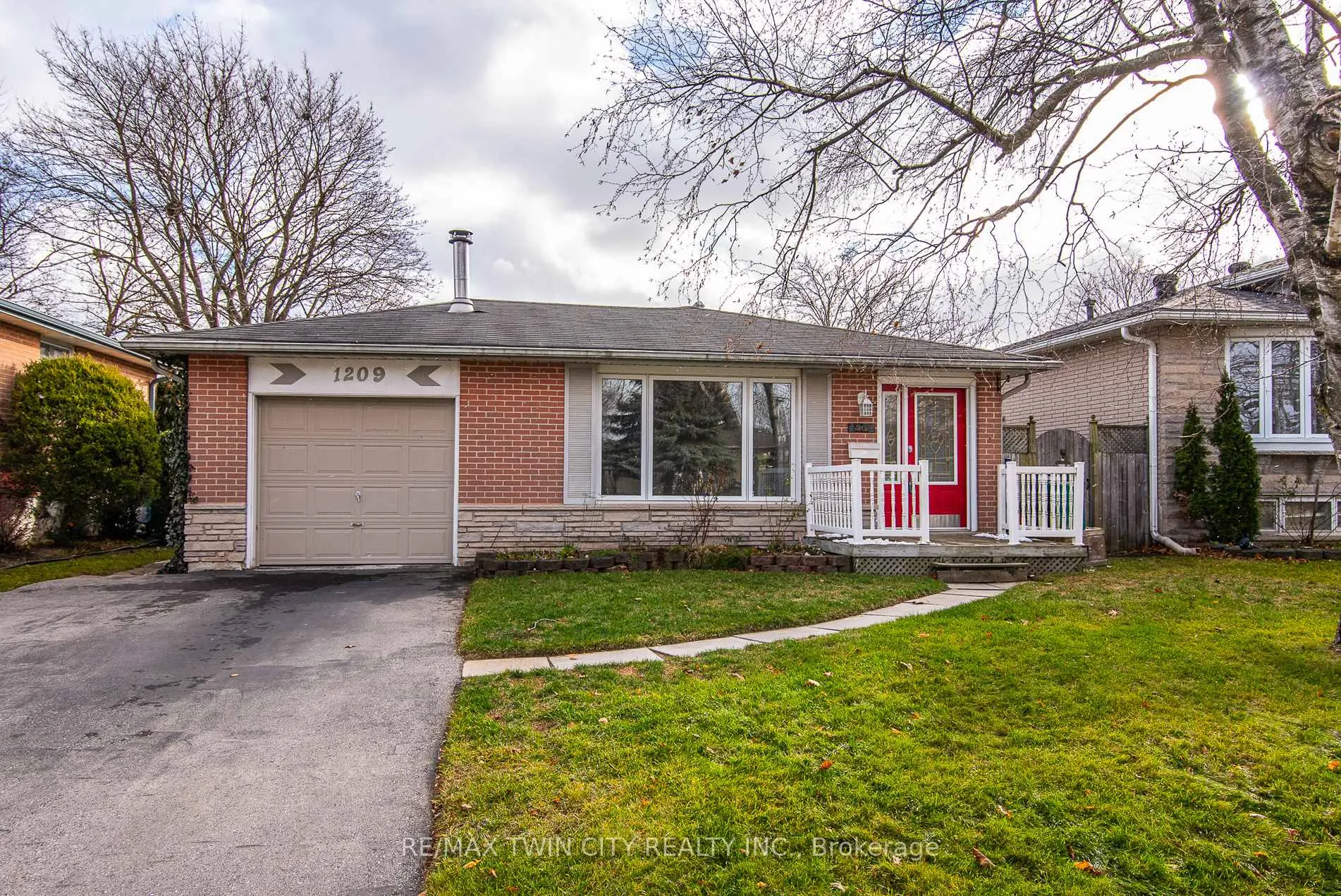 Photo 2 of 1209 Valentine Drive, Cambridge — HOMEH