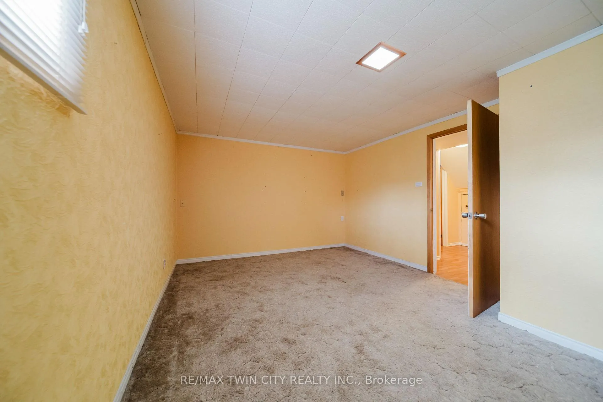 Photo 25 of 1209 Valentine Drive, Cambridge — HOMEH