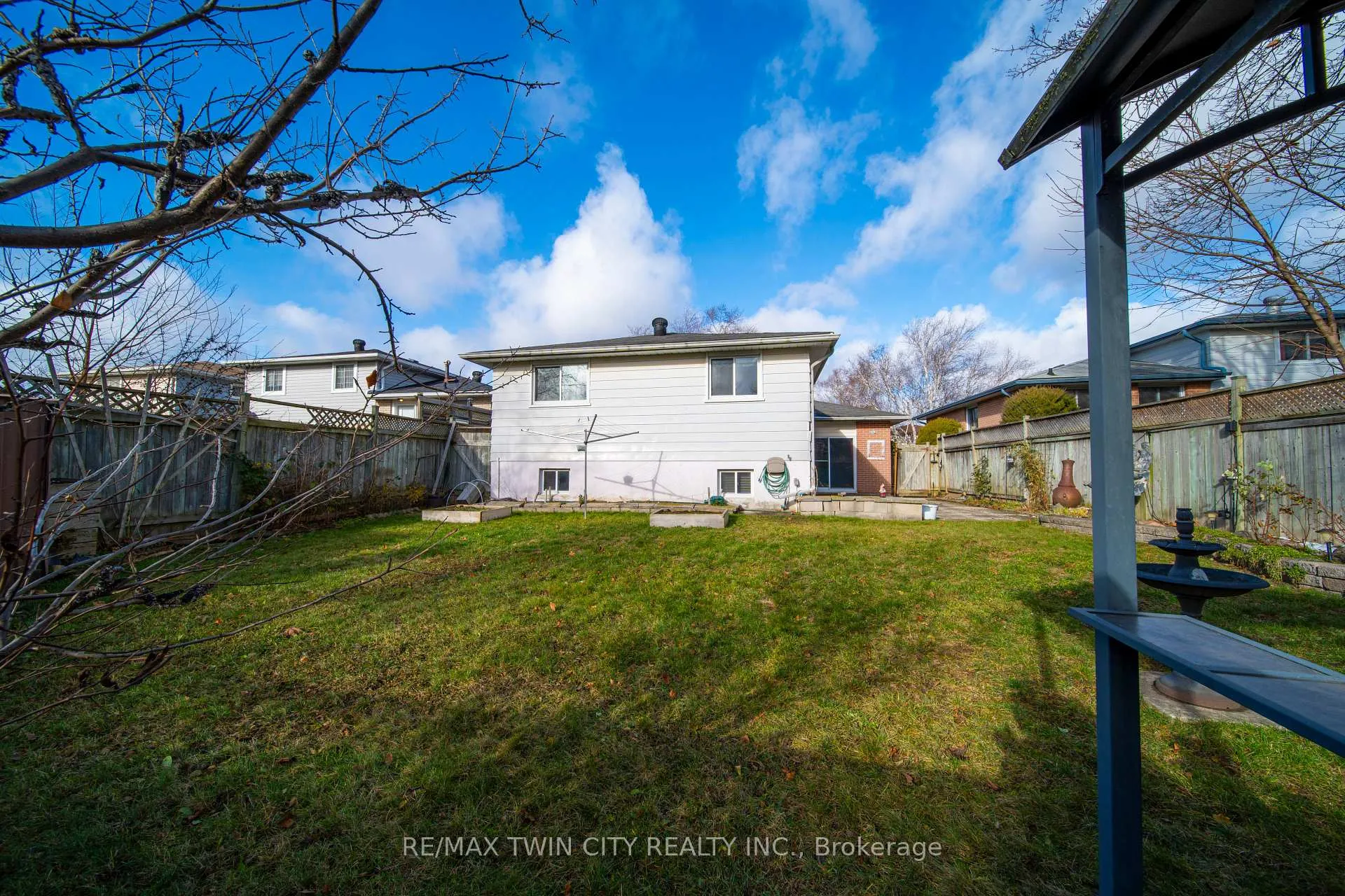 Photo 28 of 1209 Valentine Drive, Cambridge — HOMEH