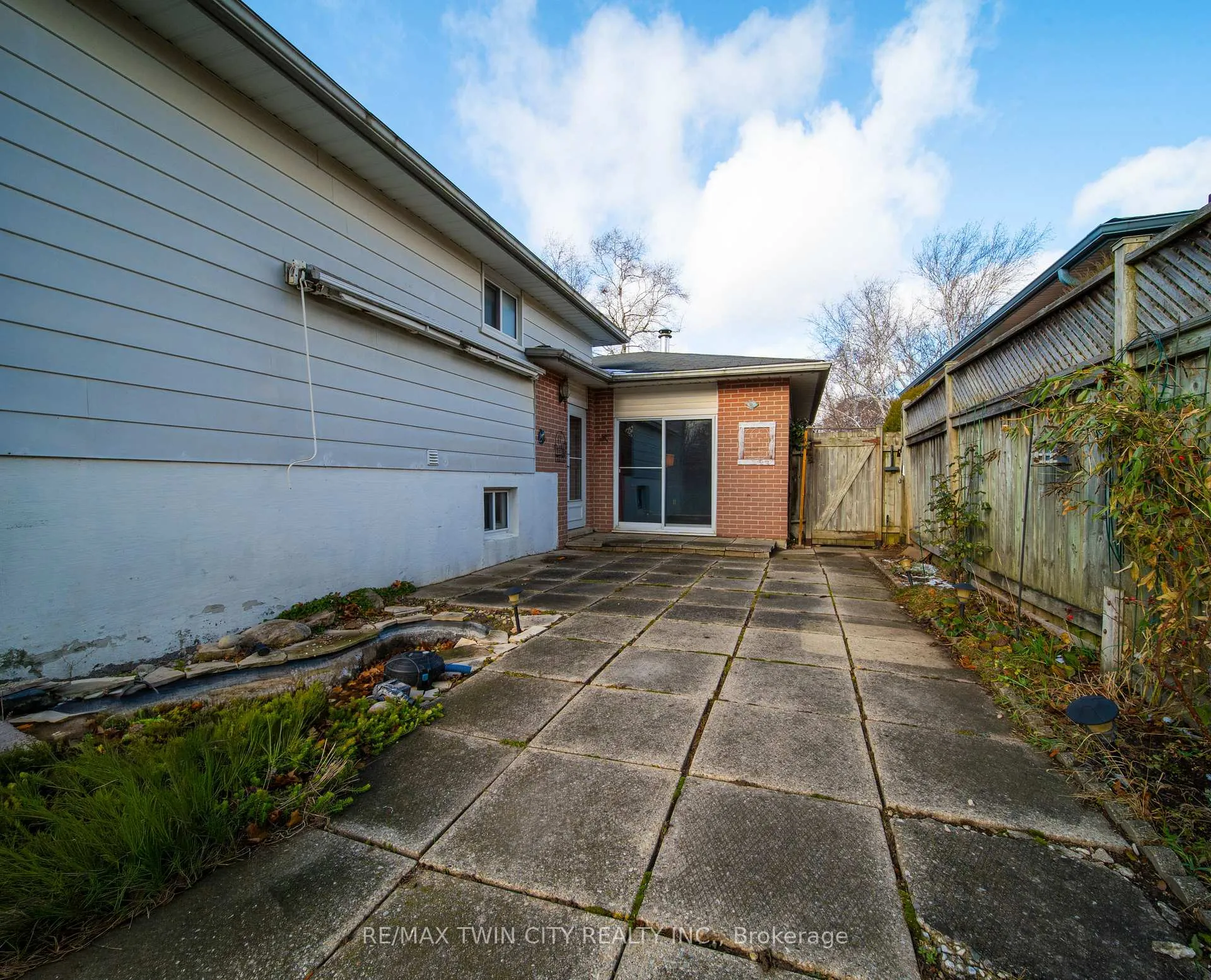 Photo 29 of 1209 Valentine Drive, Cambridge — HOMEH