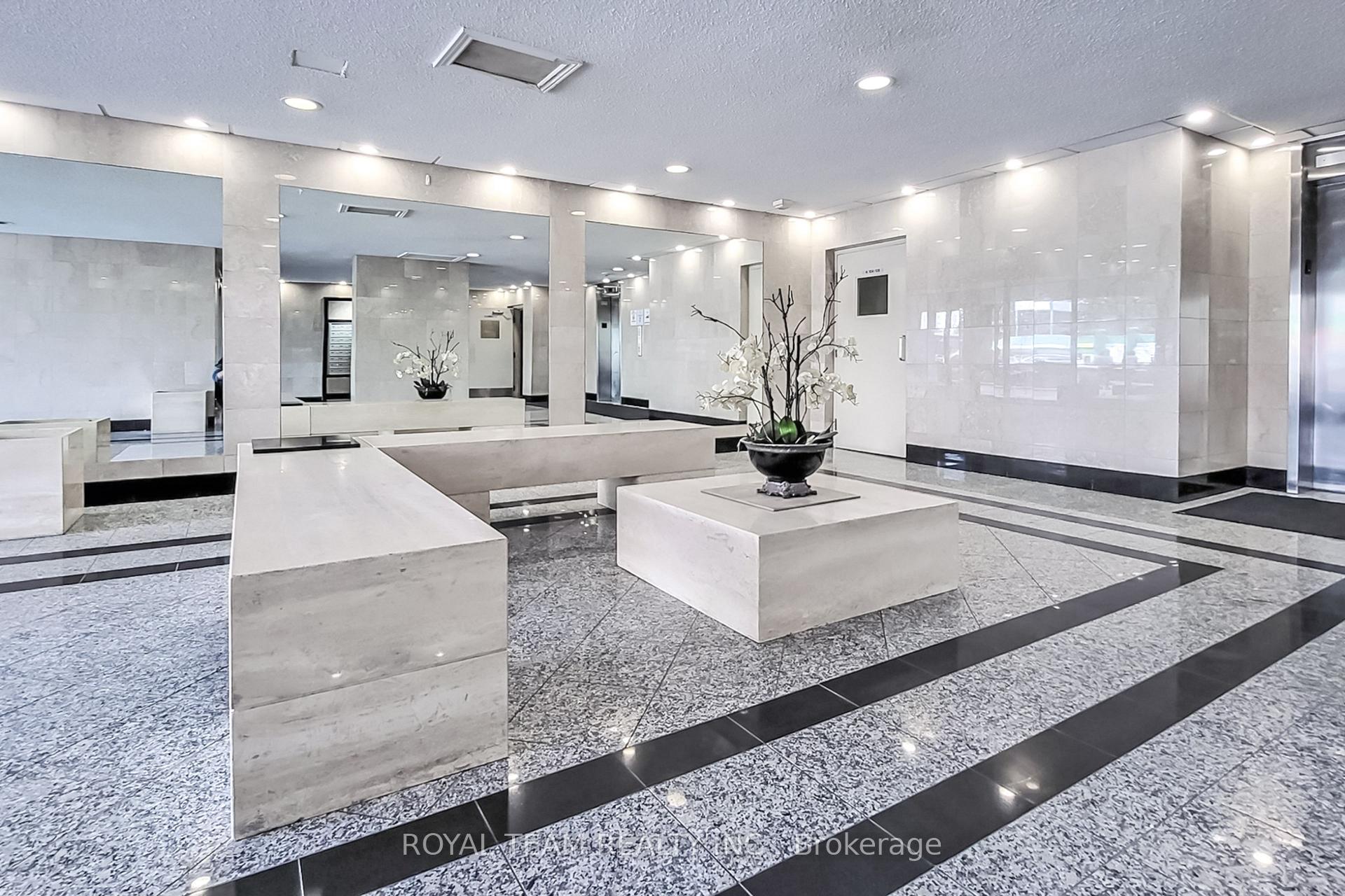 Photo 2 of Unit 104, 1 Royal Orchard Boulevard, Markham, Royal Orchard — HOMEH