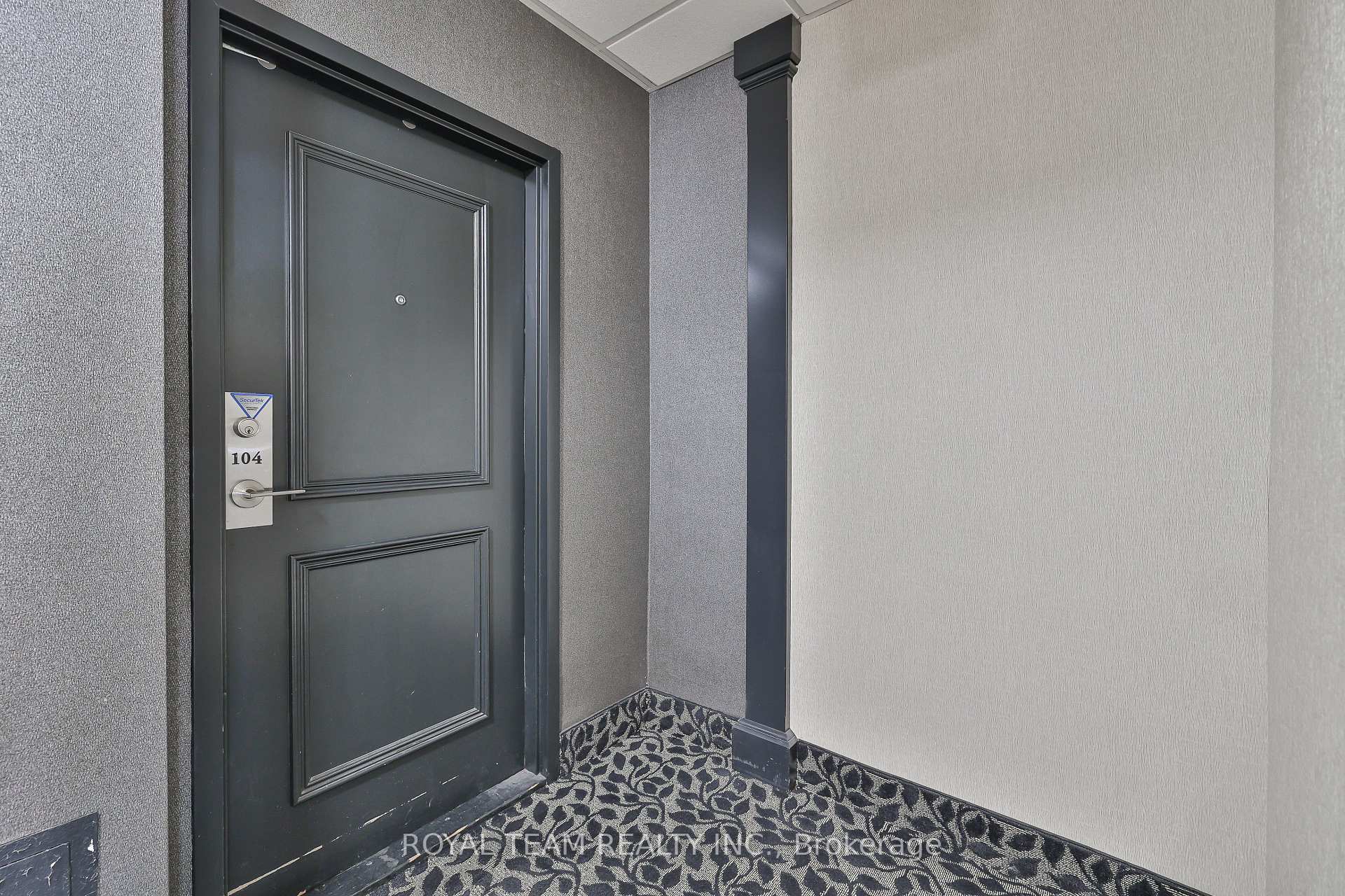 Photo 3 of Unit 104, 1 Royal Orchard Boulevard, Markham, Royal Orchard — HOMEH