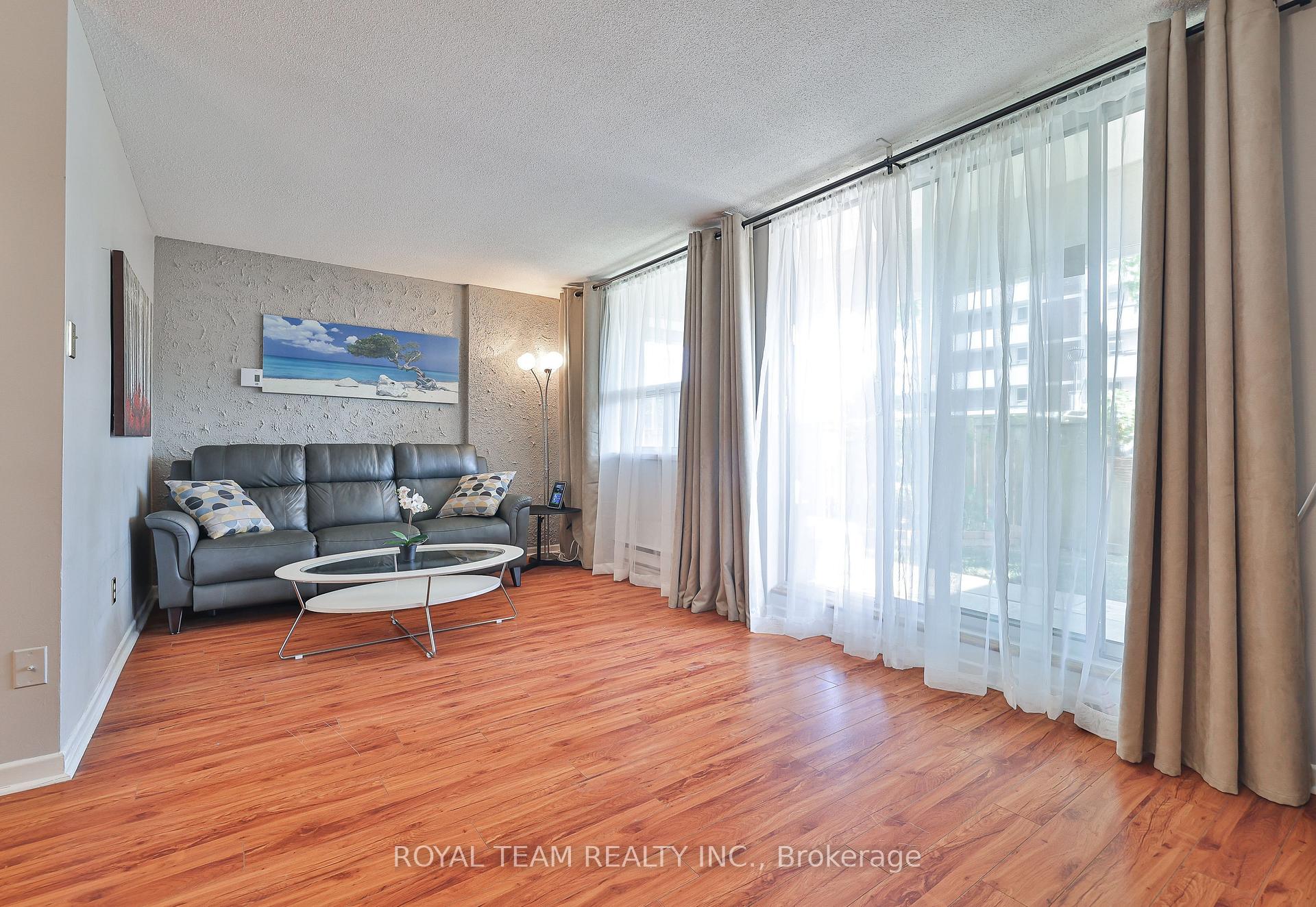 Photo 8 of Unit 104, 1 Royal Orchard Boulevard, Markham, Royal Orchard — HOMEH