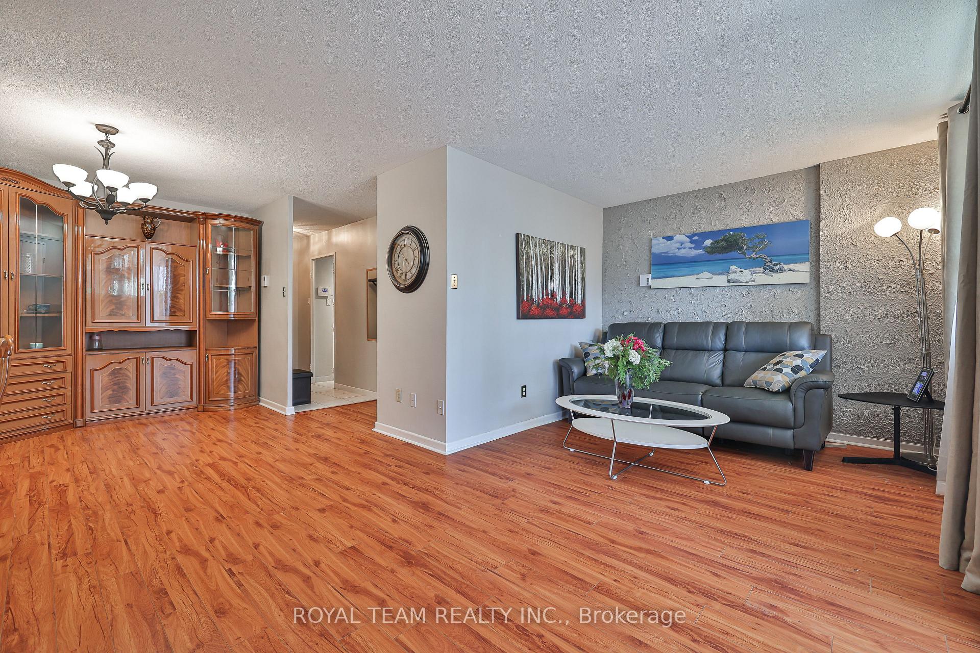 Photo 9 of Unit 104, 1 Royal Orchard Boulevard, Markham, Royal Orchard — HOMEH