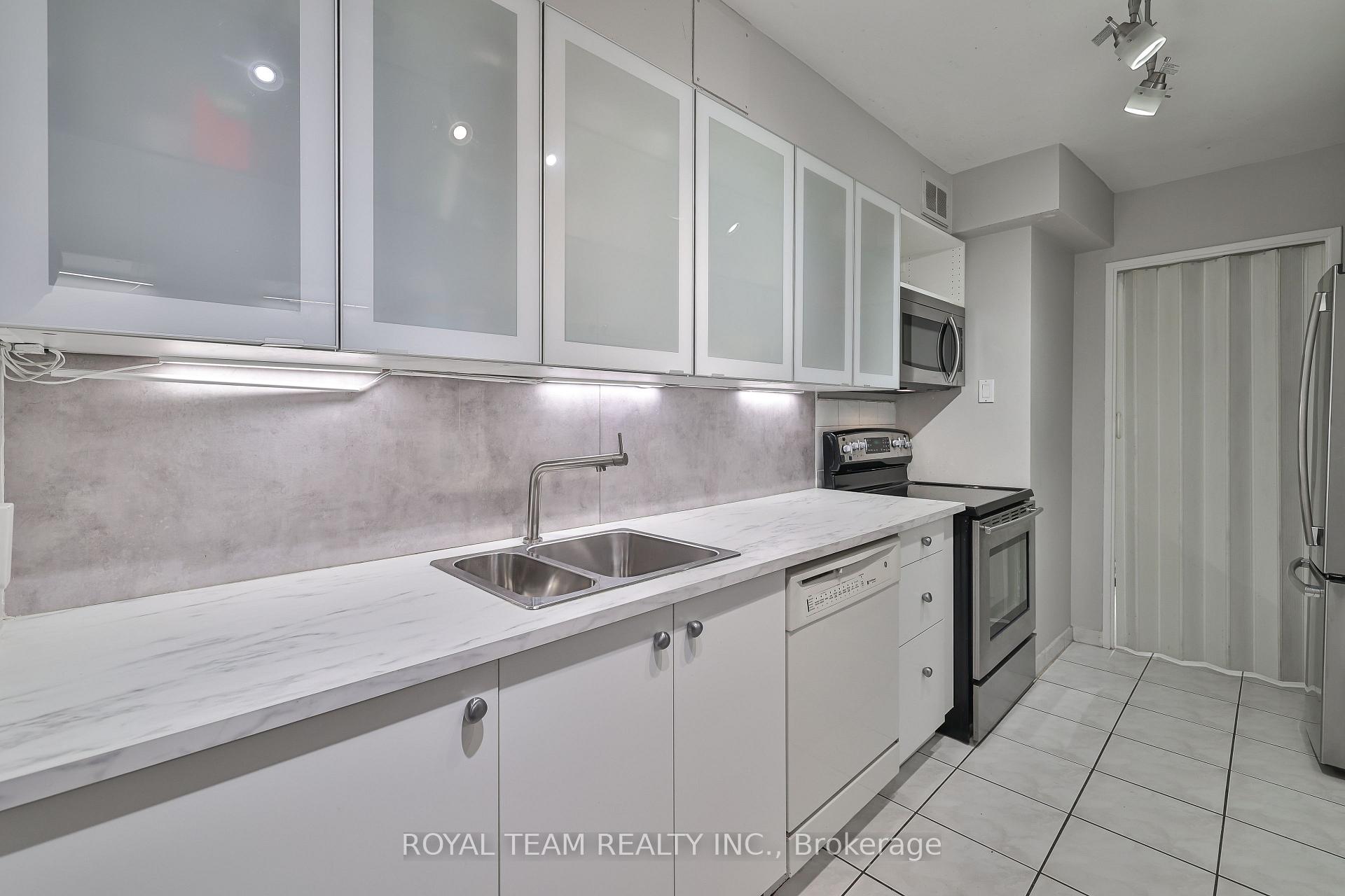 Photo 10 of Unit 104, 1 Royal Orchard Boulevard, Markham, Royal Orchard — HOMEH