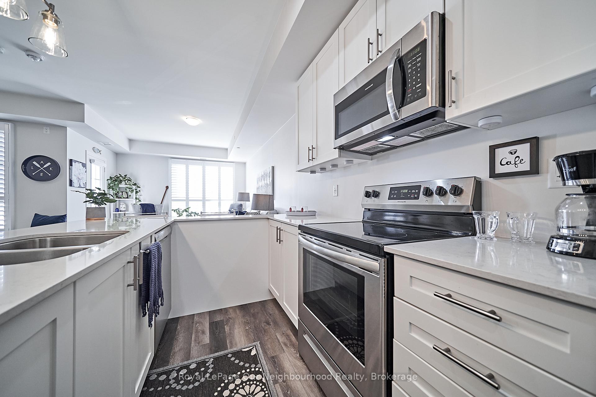 Photo 10 of Unit 218, 50 Lakebreeze Drive, Clarington, Newcastle — HOMEH