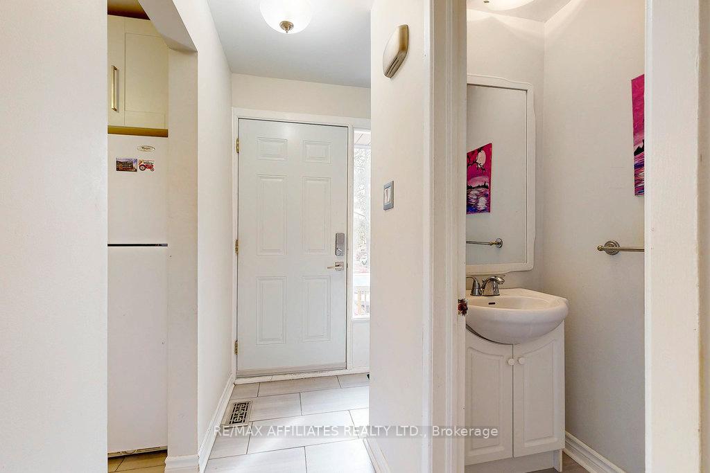 Photo 3 of Unit 41, 41 Bering Court, Ottawa, Kanata - Katimavik — HOMEH