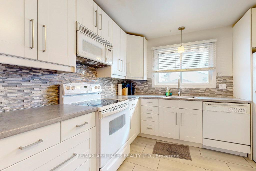 Photo 5 of Unit 41, 41 Bering Court, Ottawa, Kanata - Katimavik — HOMEH
