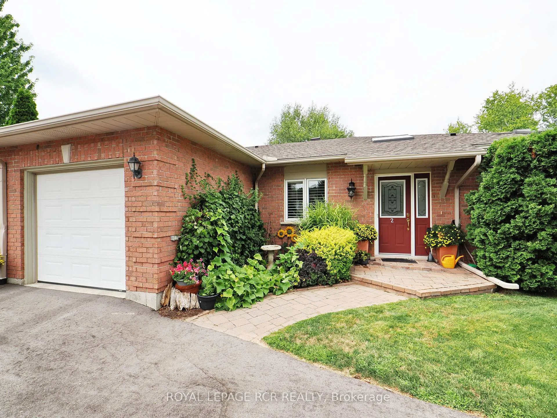 Front of Unit 2, 28 Reddington Drive
