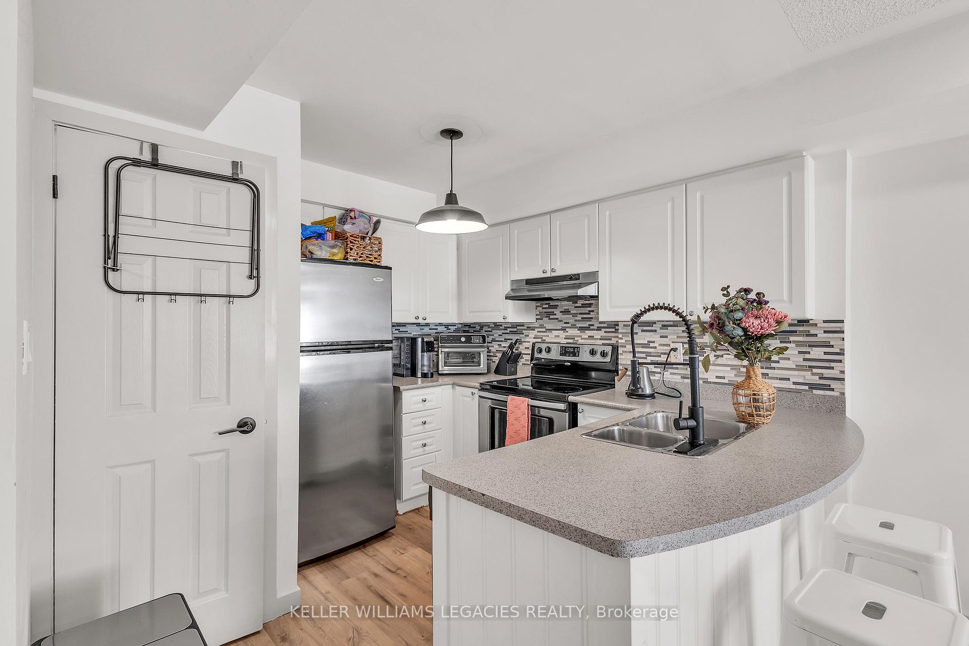 Photo 7 of Unit 209, 308 John Street, Markham, Aileen-Willowbrook — HOMEH