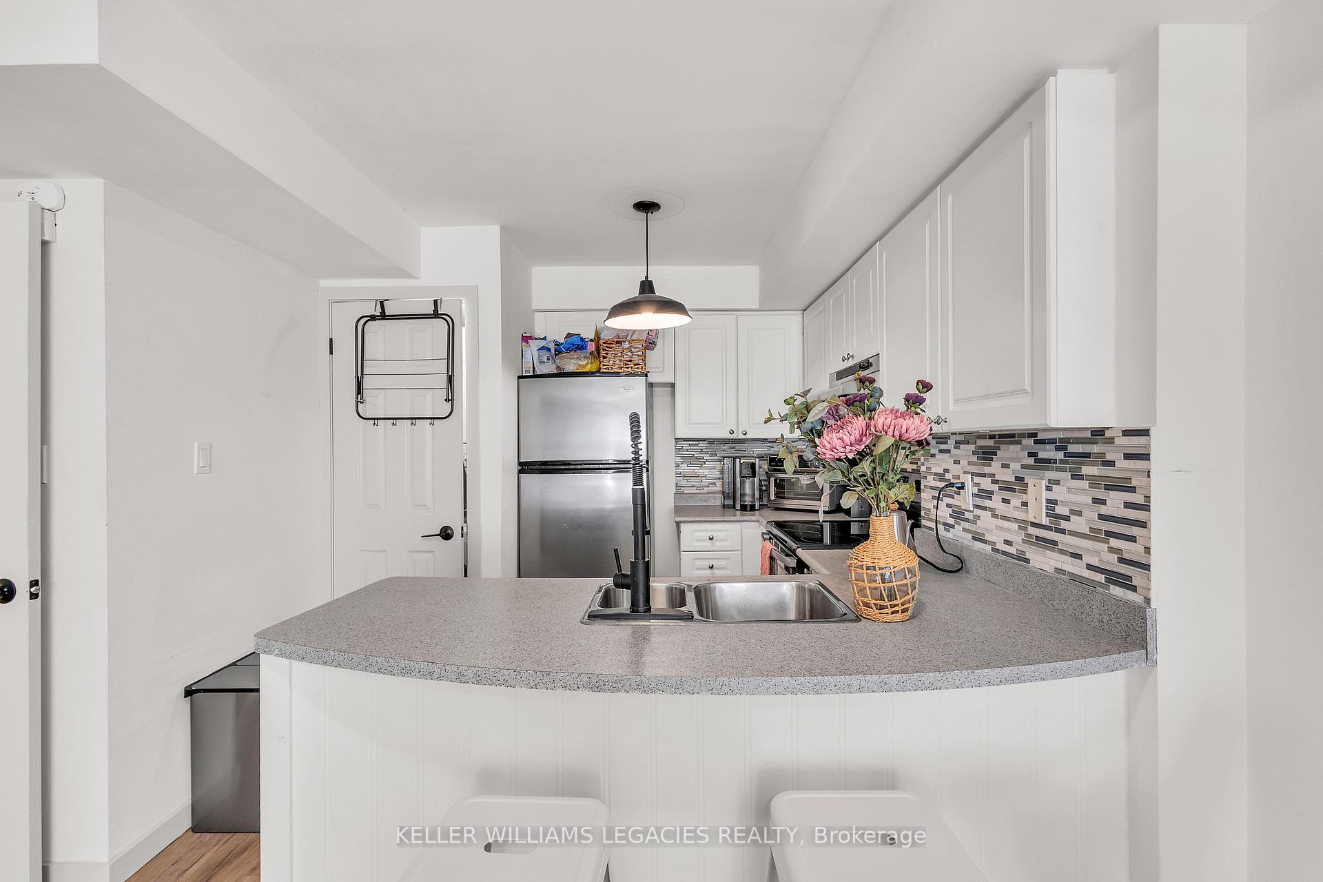 Photo 8 of Unit 209, 308 John Street, Markham, Aileen-Willowbrook — HOMEH
