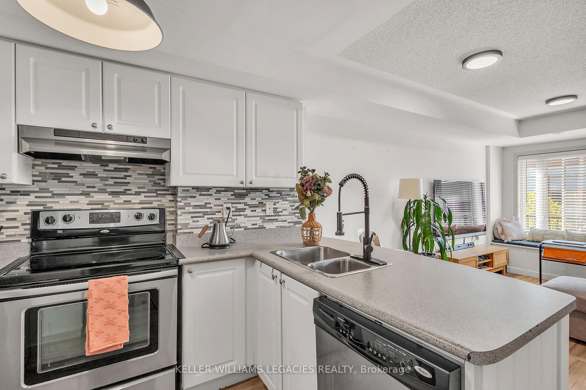 Photo 10 of Unit 209, 308 John Street, Markham, Aileen-Willowbrook — HOMEH