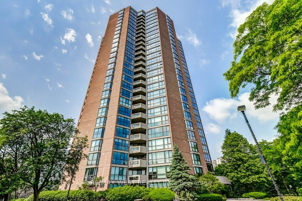 Front of Unit 1707, 2000 Islington Avenue