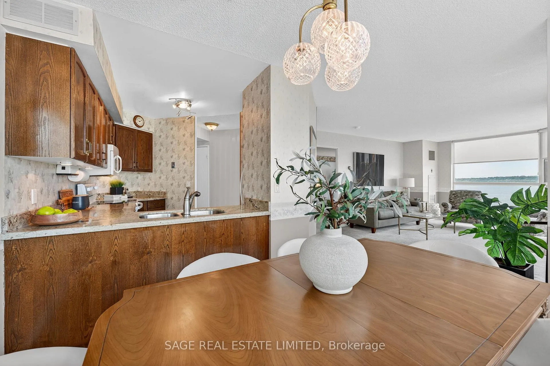 Photo 6 of Unit 706, 150 Dunlop Street E, Barrie, City Centre — HOMEH