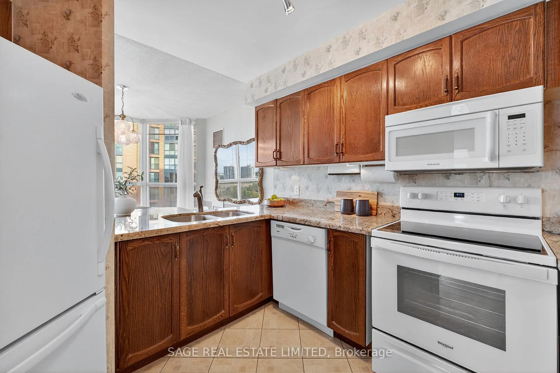 Photo 7 of Unit 706, 150 Dunlop Street E, Barrie, City Centre — HOMEH