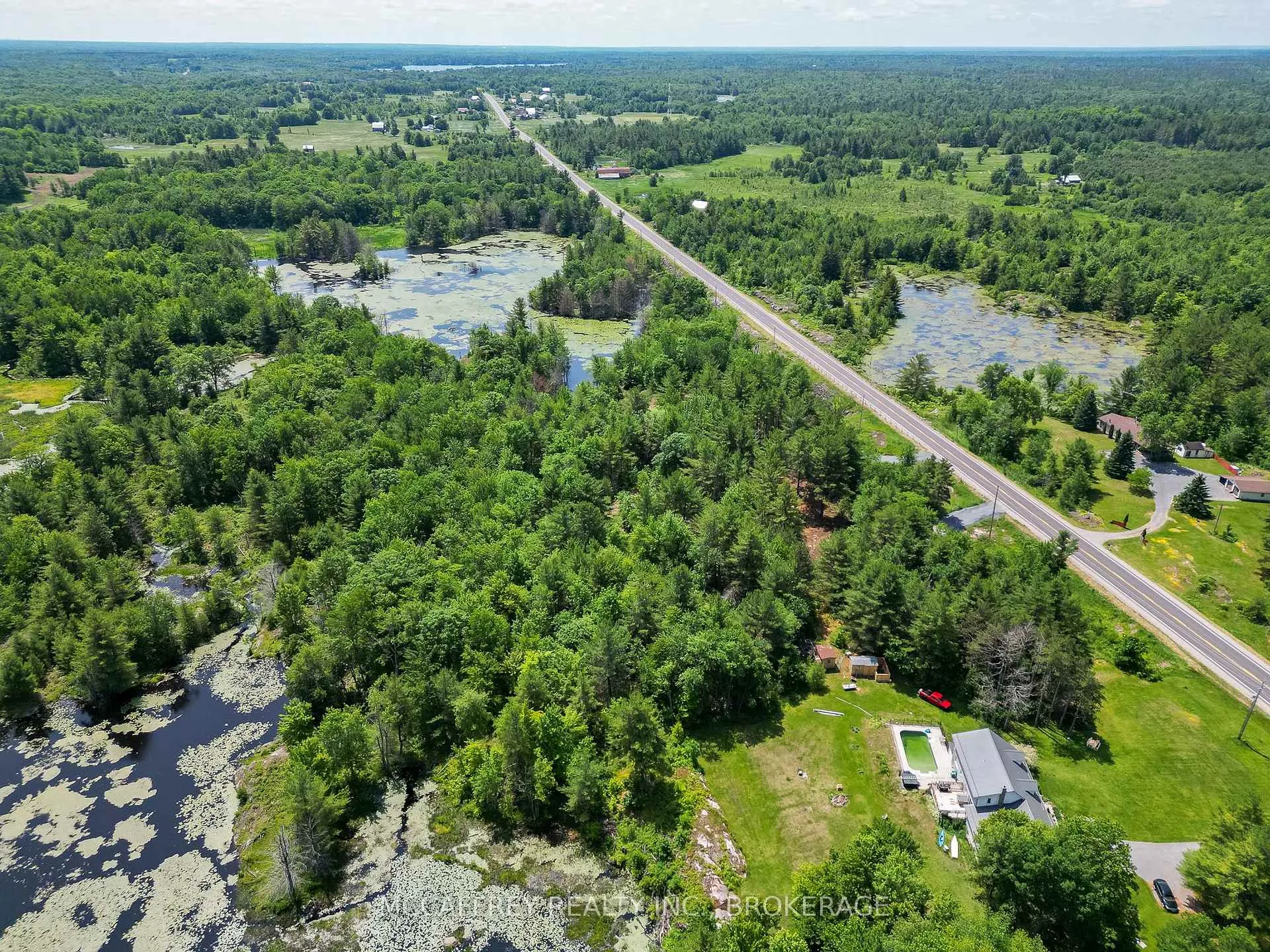 Photo 4 of 9804 Highway 38, Frontenac, Frontenac Centre — HOMEH