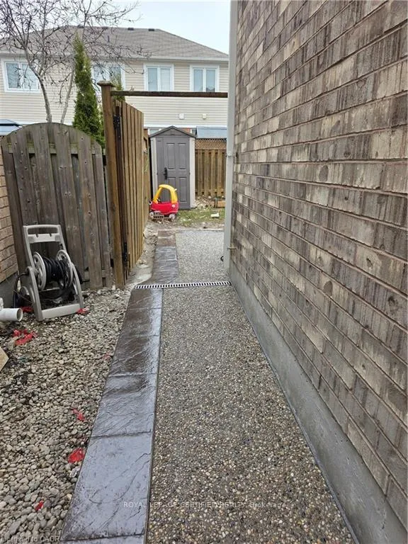 Photo 3 of Unit BSMT, 24 Chase Crescent, Cambridge, Silver Heights — HOMEH
