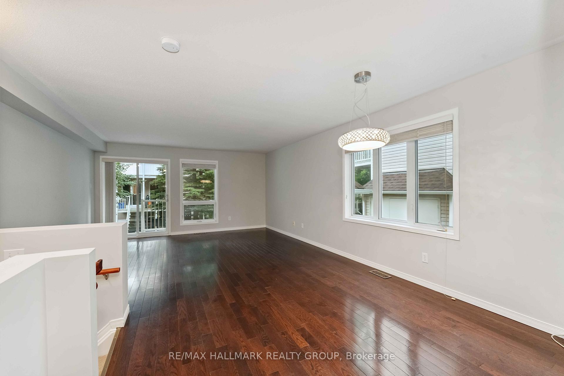 Photo 9 of 34 Bonfield Private, Ottawa, Avalon East — HOMEH